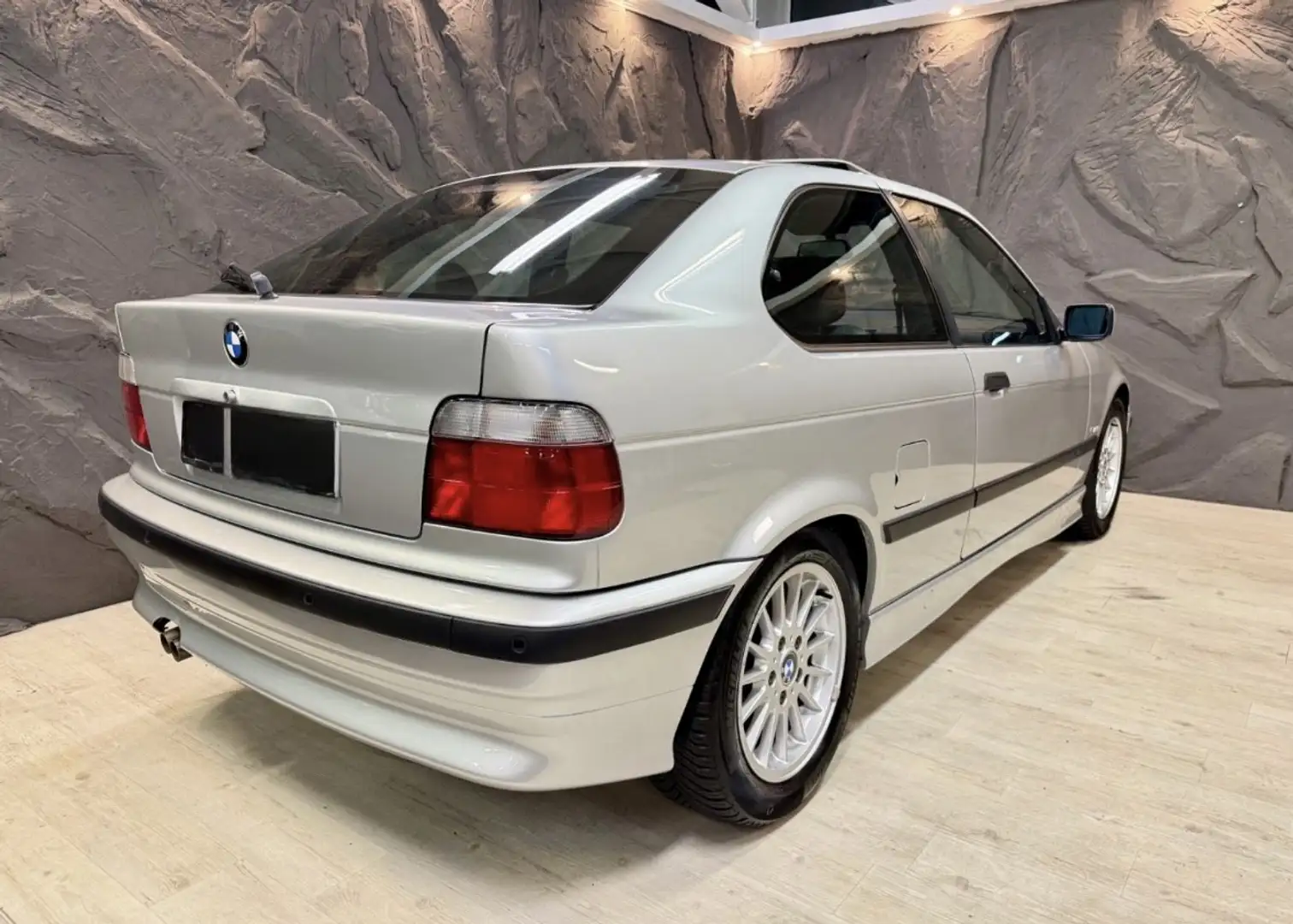 BMW 323 323ti compact Sport Edition - 2