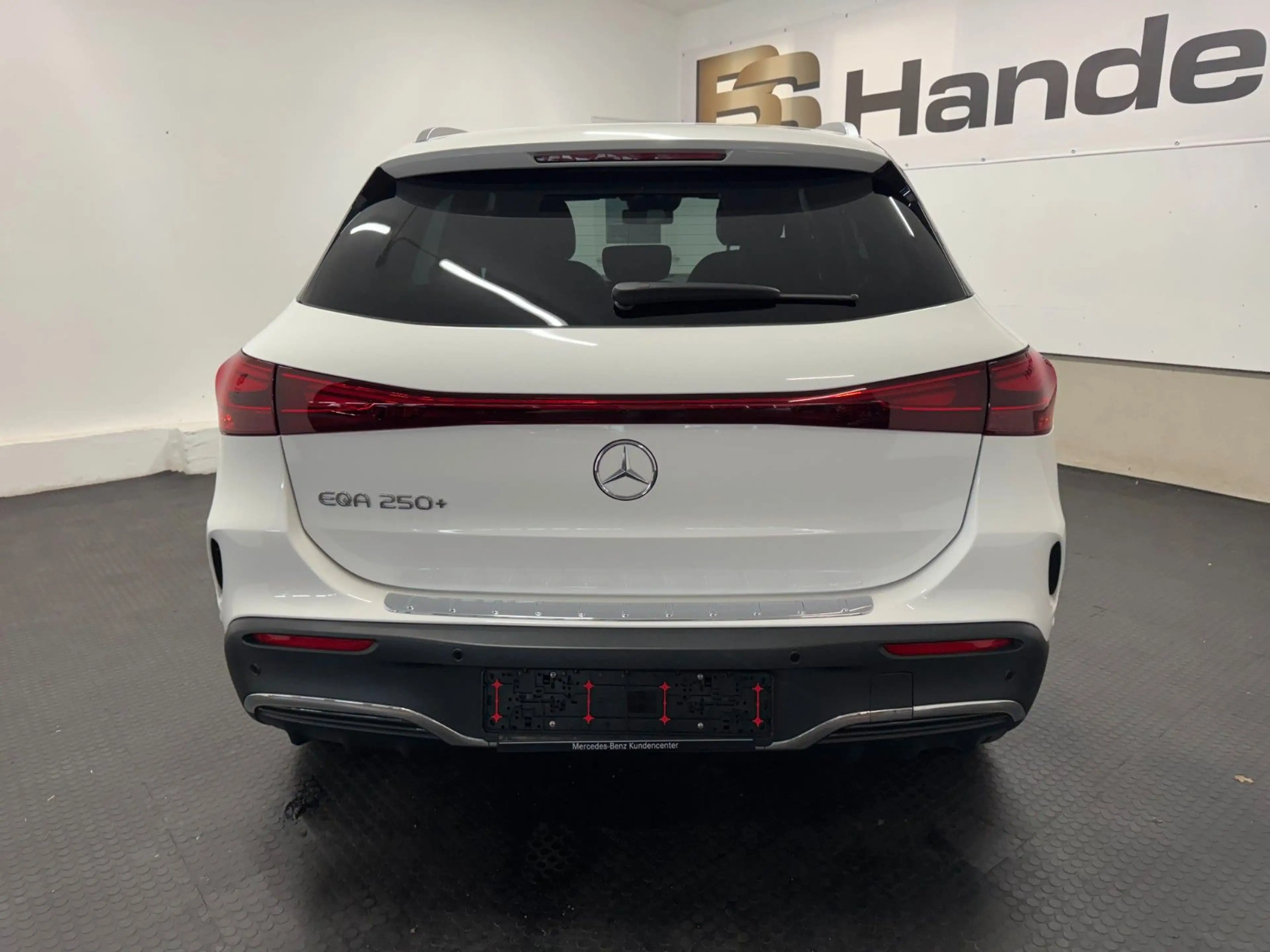 Mercedes-Benz EQA 250+ AMG LINE*BURMESTER*360° KAM*LED*NAVI* — photo 7
