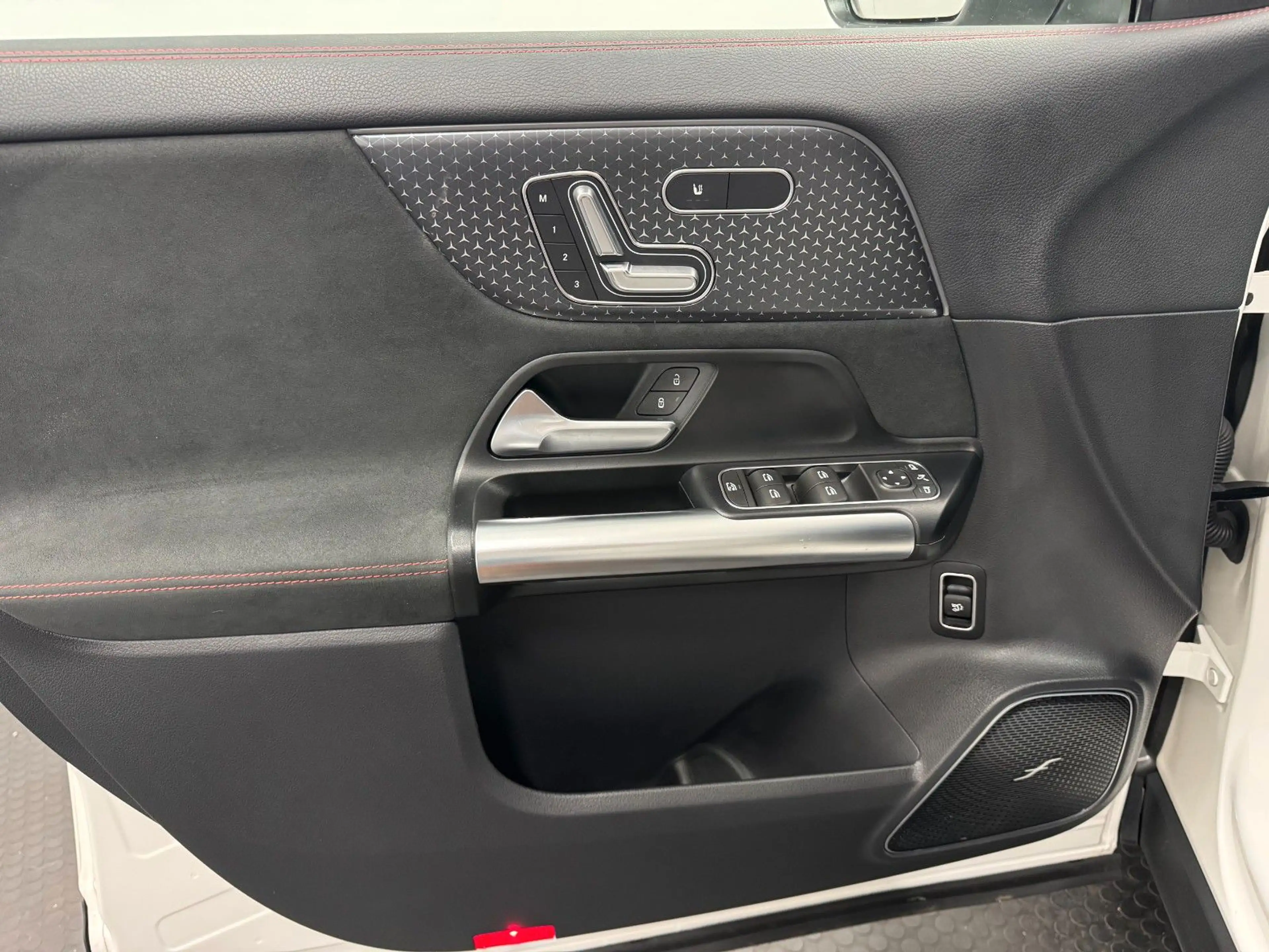 Mercedes-Benz EQA 250+ AMG LINE*BURMESTER*360° KAM*LED*NAVI* — photo 11