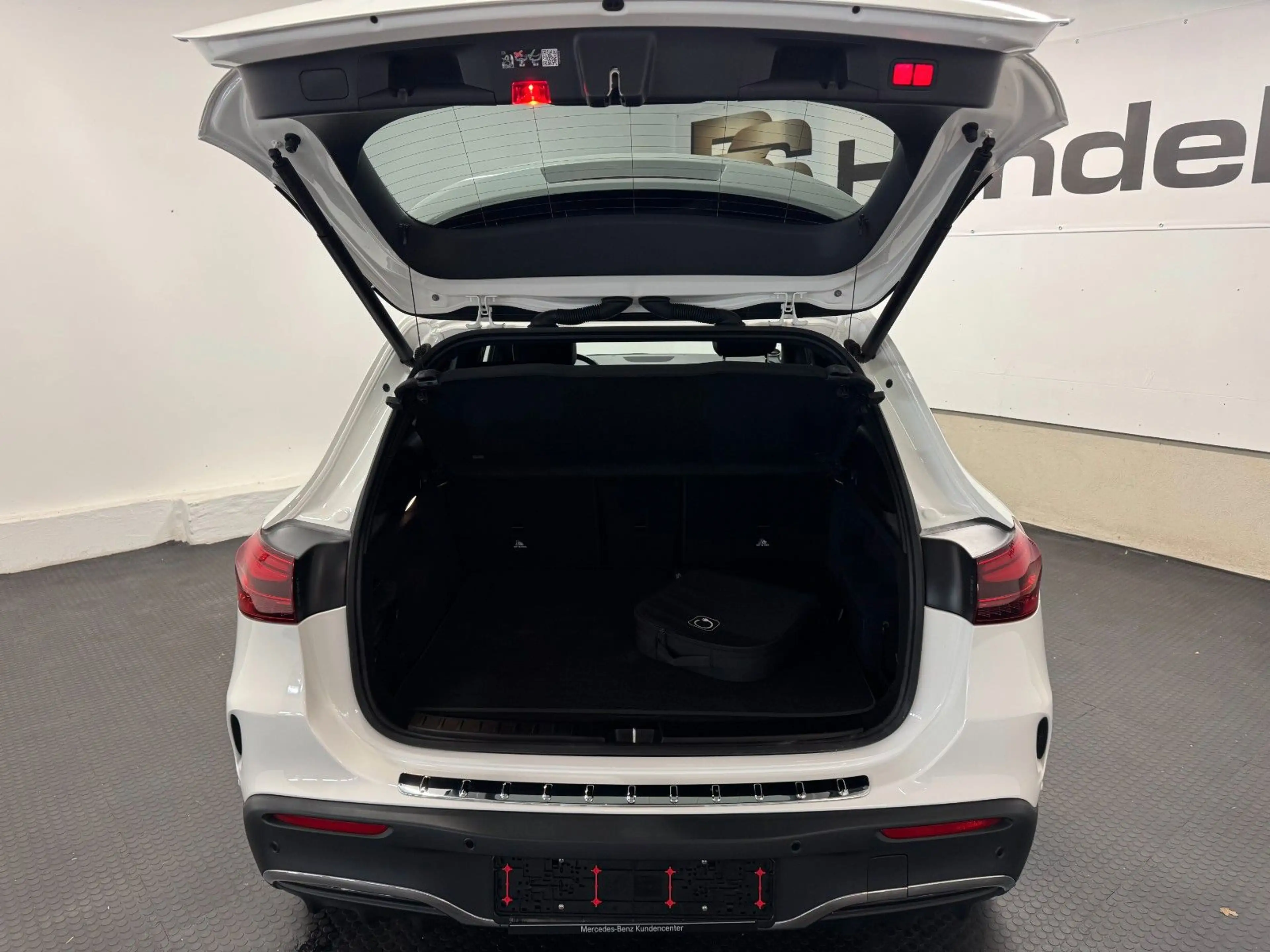 Mercedes-Benz EQA 250+ AMG LINE*BURMESTER*360° KAM*LED*NAVI* — photo 9