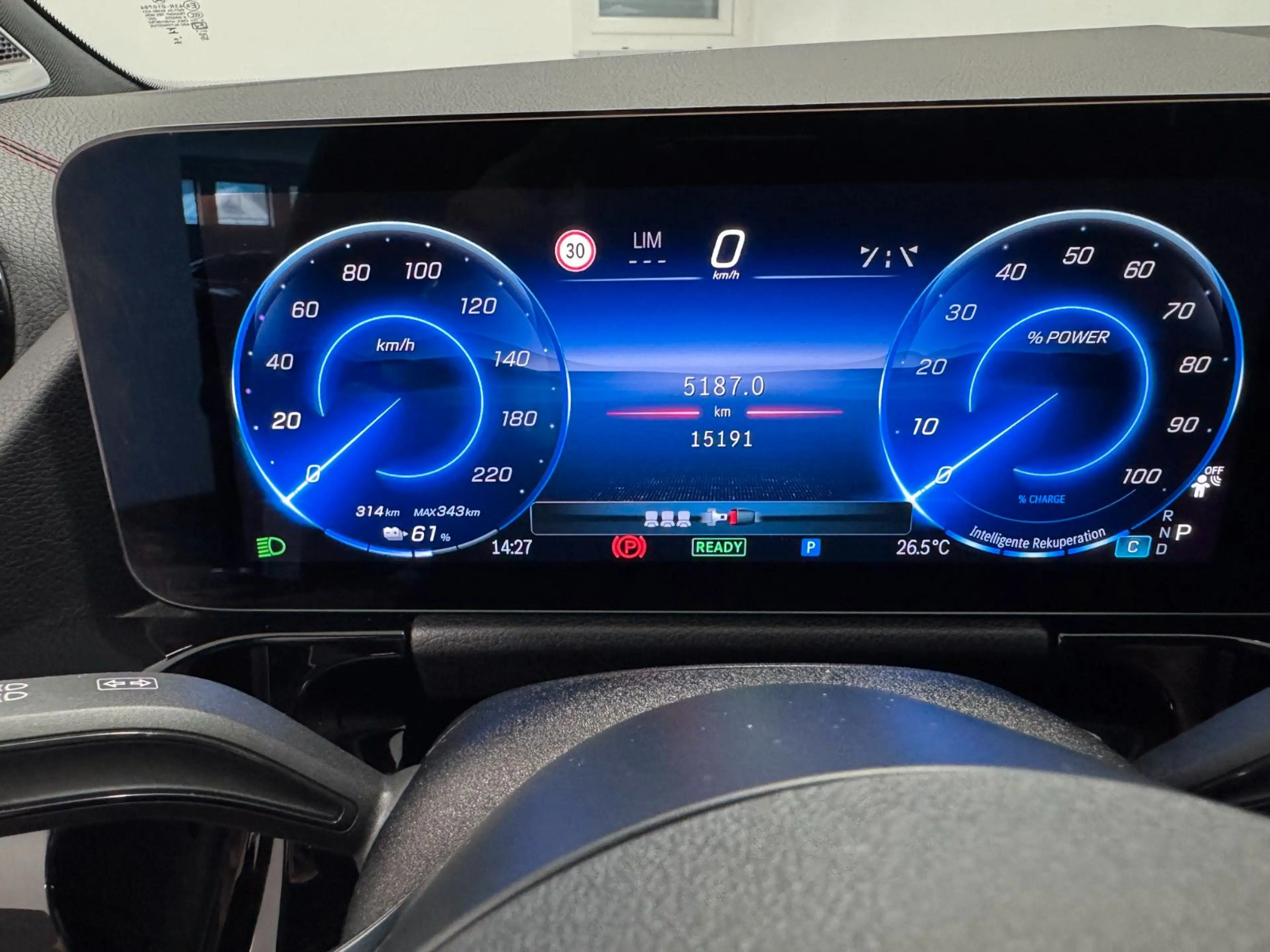 Mercedes-Benz EQA 250+ AMG LINE*BURMESTER*360° KAM*LED*NAVI* — photo 13