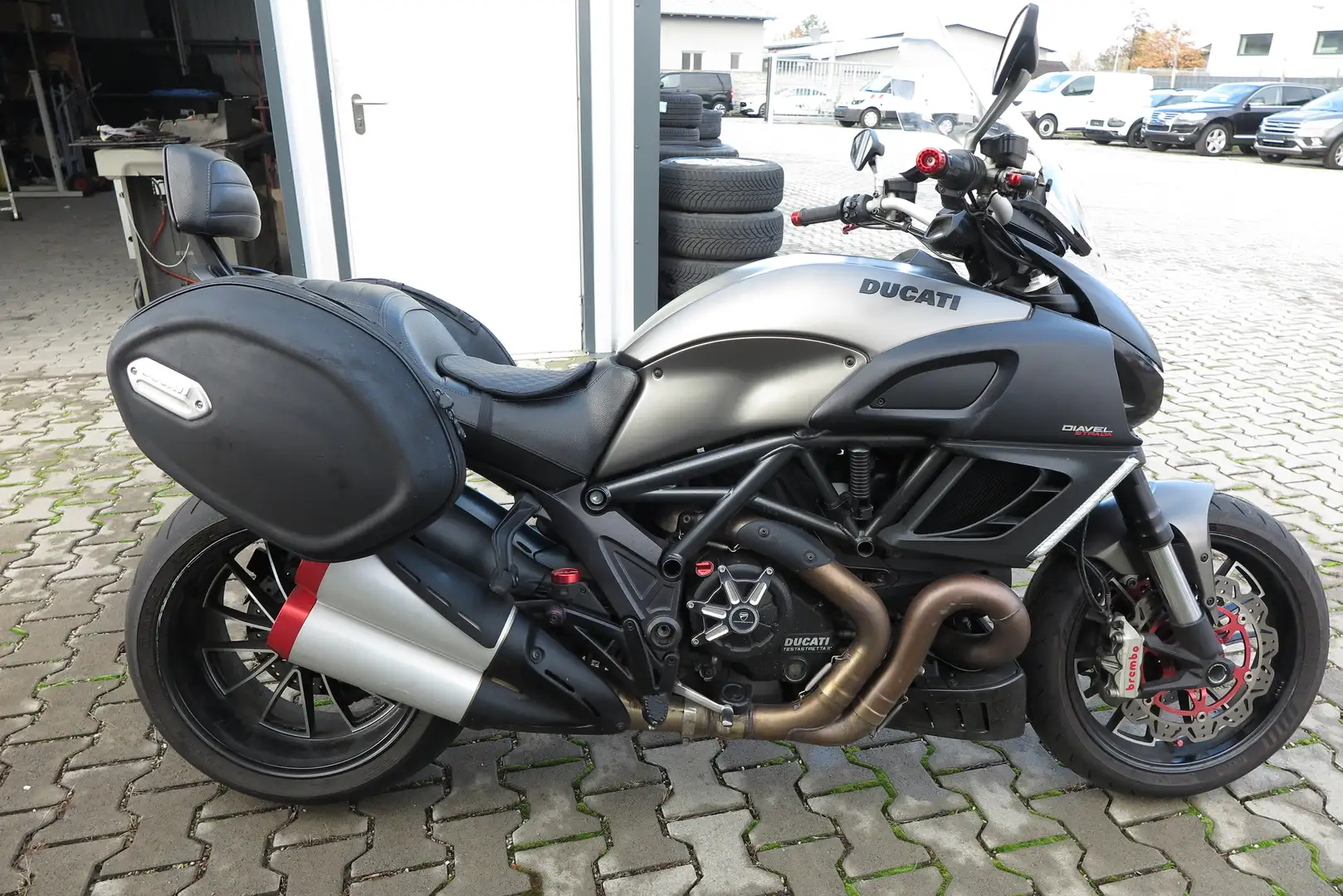 Ducati Diavel Strada Bronce - 2