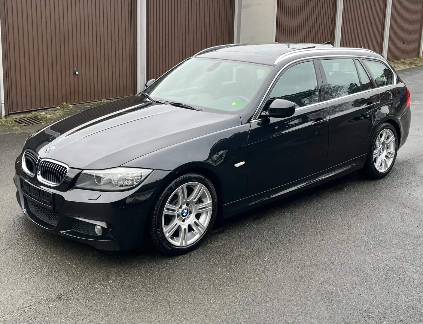 BMW 330 330d M-Paket Harman Kardon PANO NAVI TÜV TOP Fekete - 1