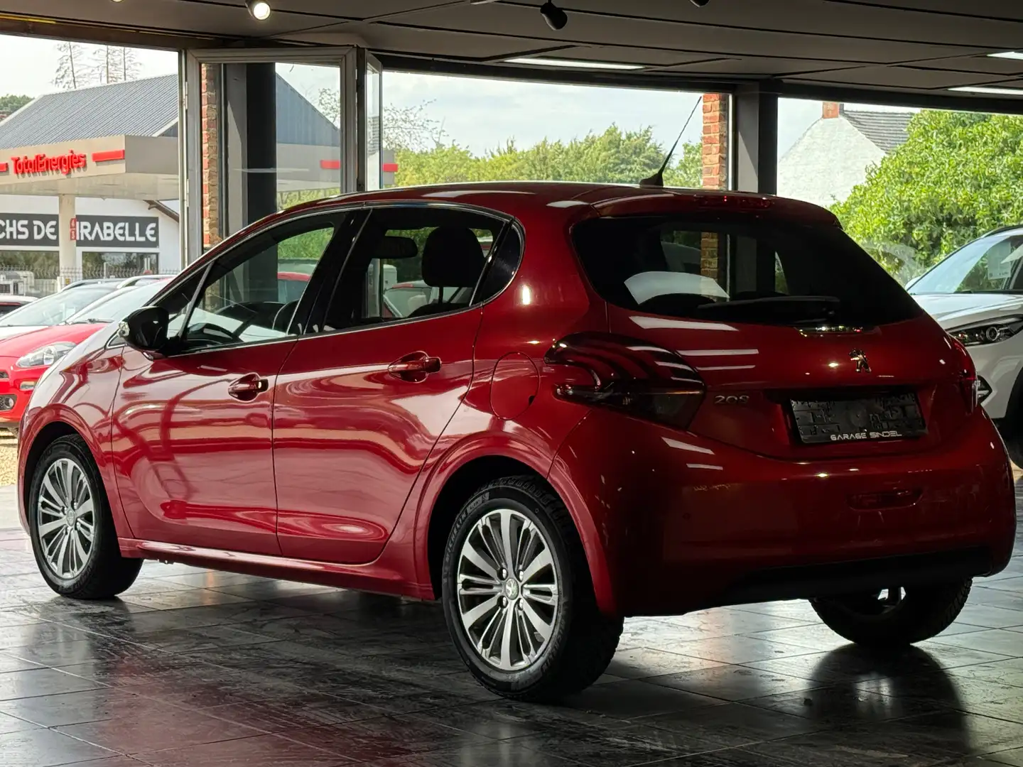 Peugeot 208 1.2i *CAMERA*GPS*GARANTIE 1 AN*NEW COURROIE* Rouge - 2