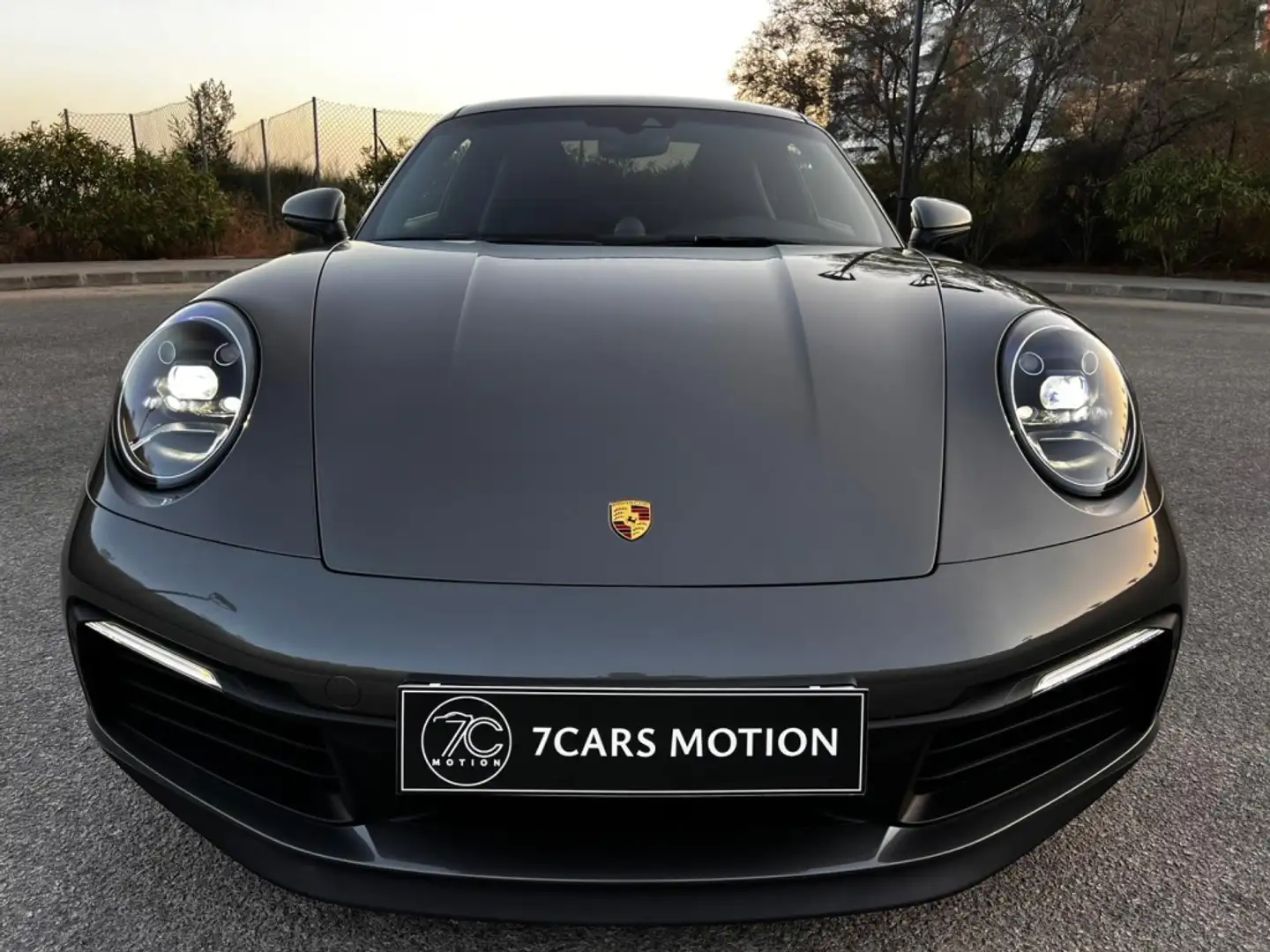 Porsche 992 Carrera 4S Coupé PDK Grijs - 2