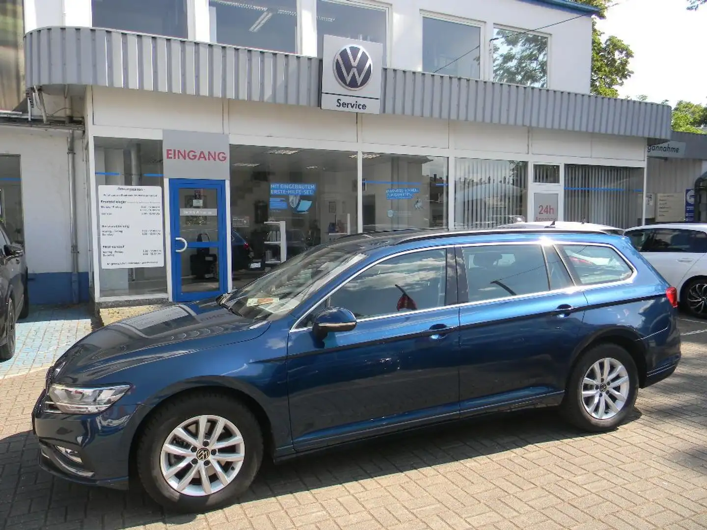 Volkswagen Passat Variant Business 1,5 TSI DSG AHK Blau - 1