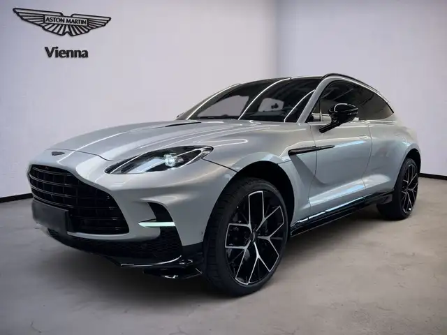 Aston Martin DBX DBX707 Facelift | Lightning Silver | Pano | B&W