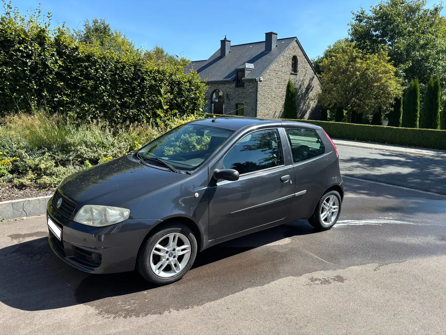 Fiat Punto 1.2i 8v Junior Team Gris - 1
