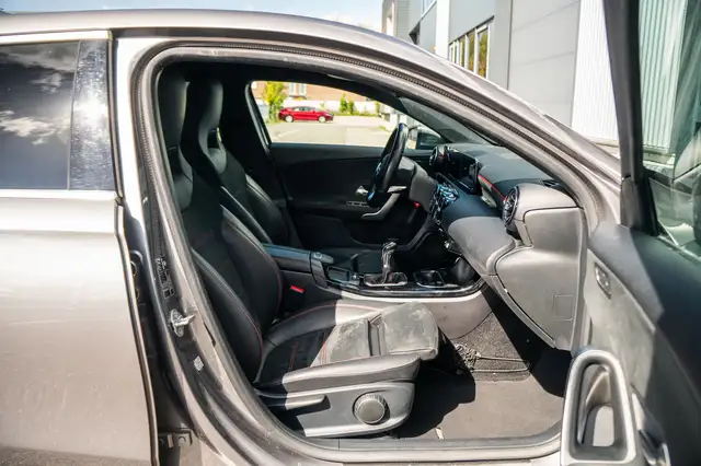 Mercedes-Benz A-Class view 9