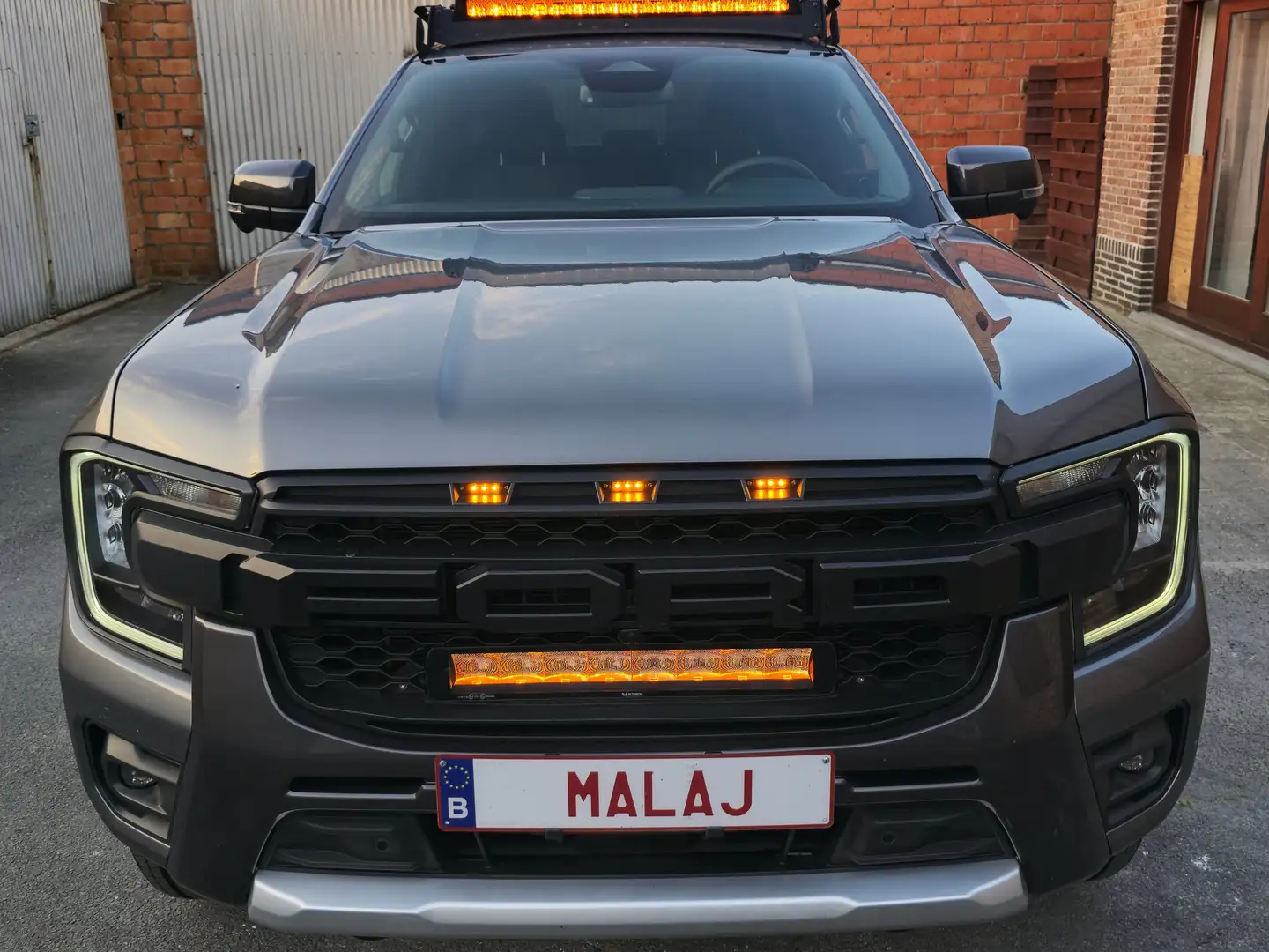 Ford Ranger Ranger Wildtrak 2,0 l EcoBlue Dub.Cabine A10 e-4WD Grijs - 1