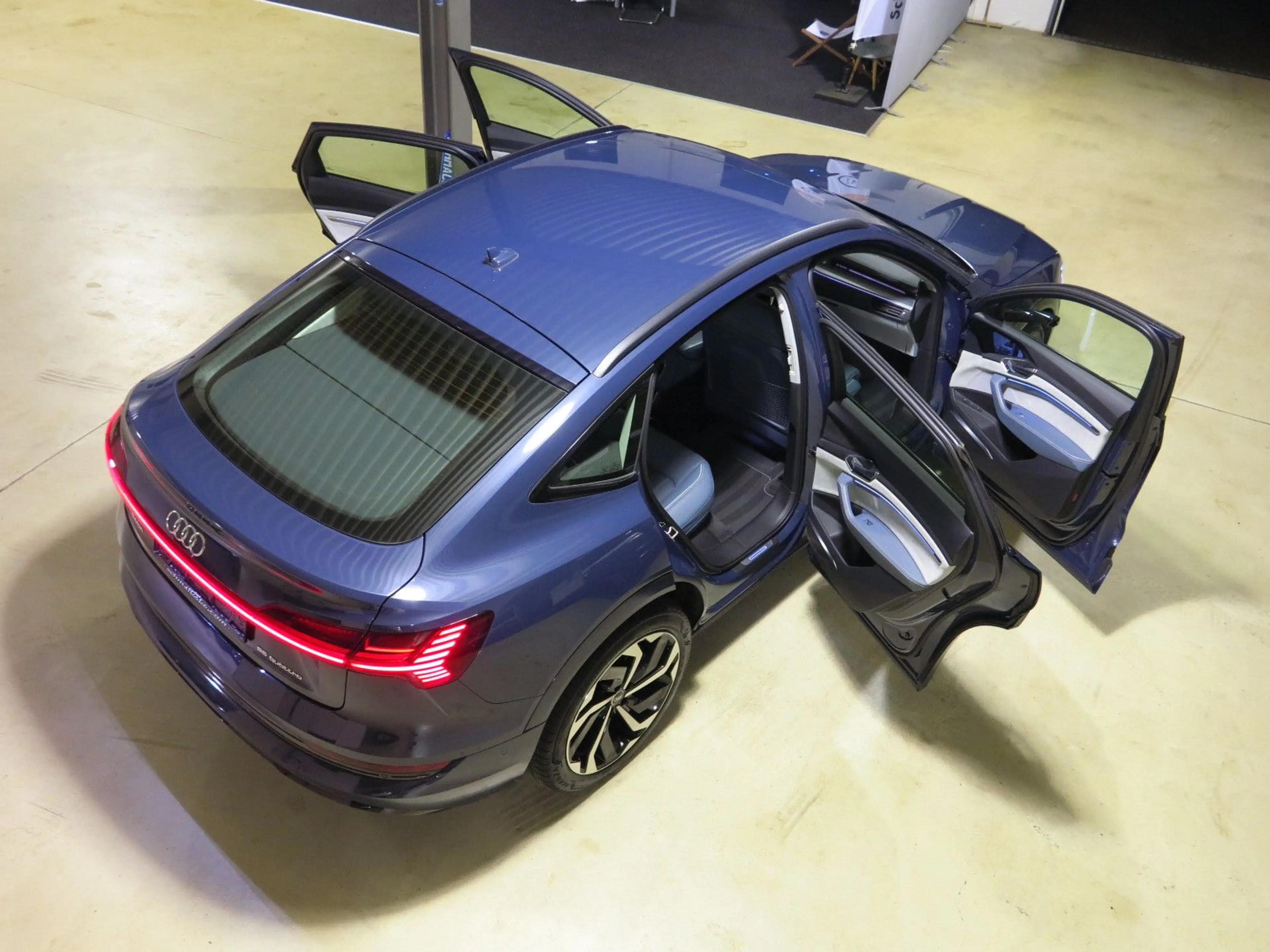 Audi e-tron Sportback 55 quattro advanced — photo 14