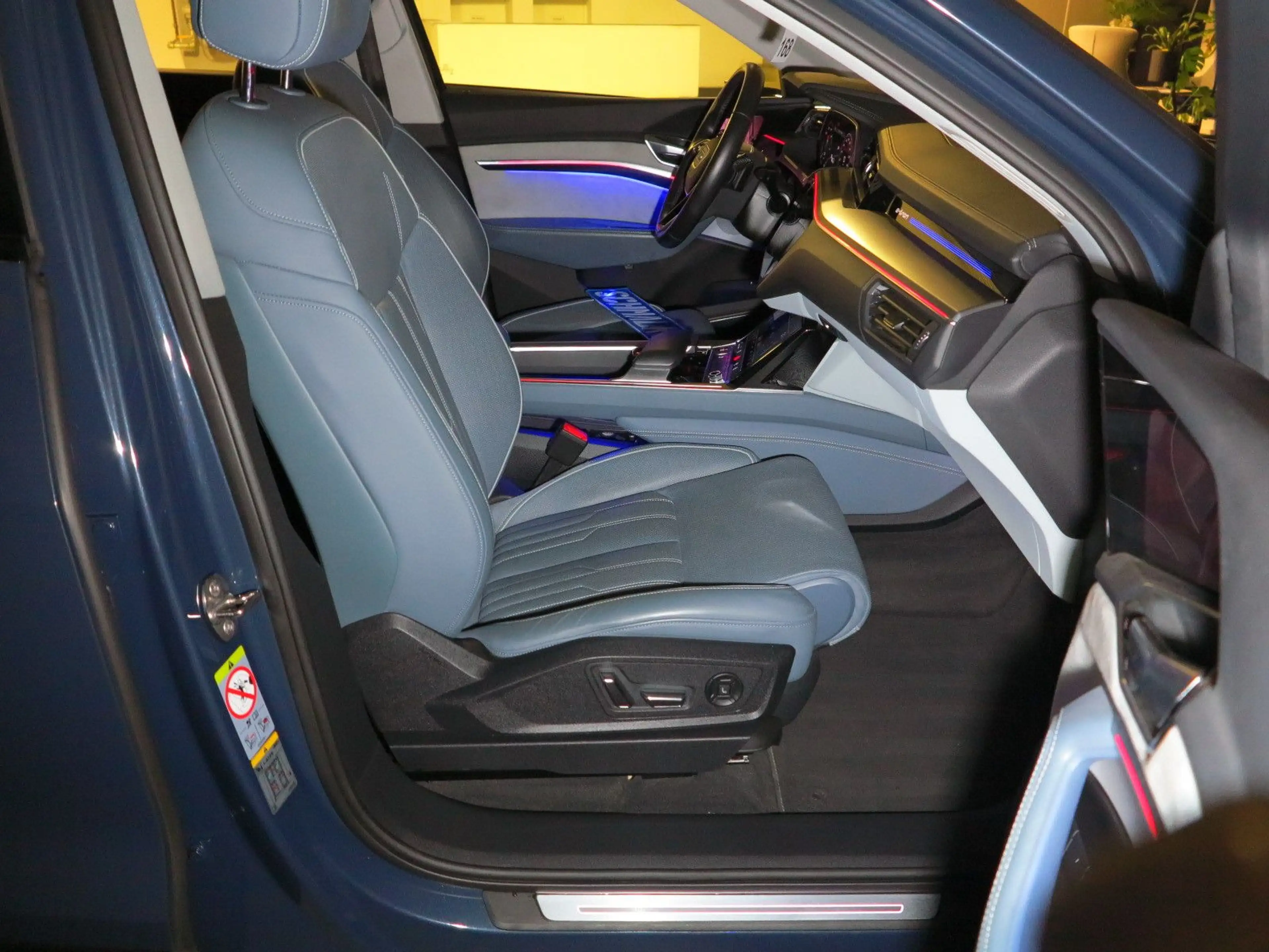 Audi e-tron Sportback 55 quattro advanced — photo 11