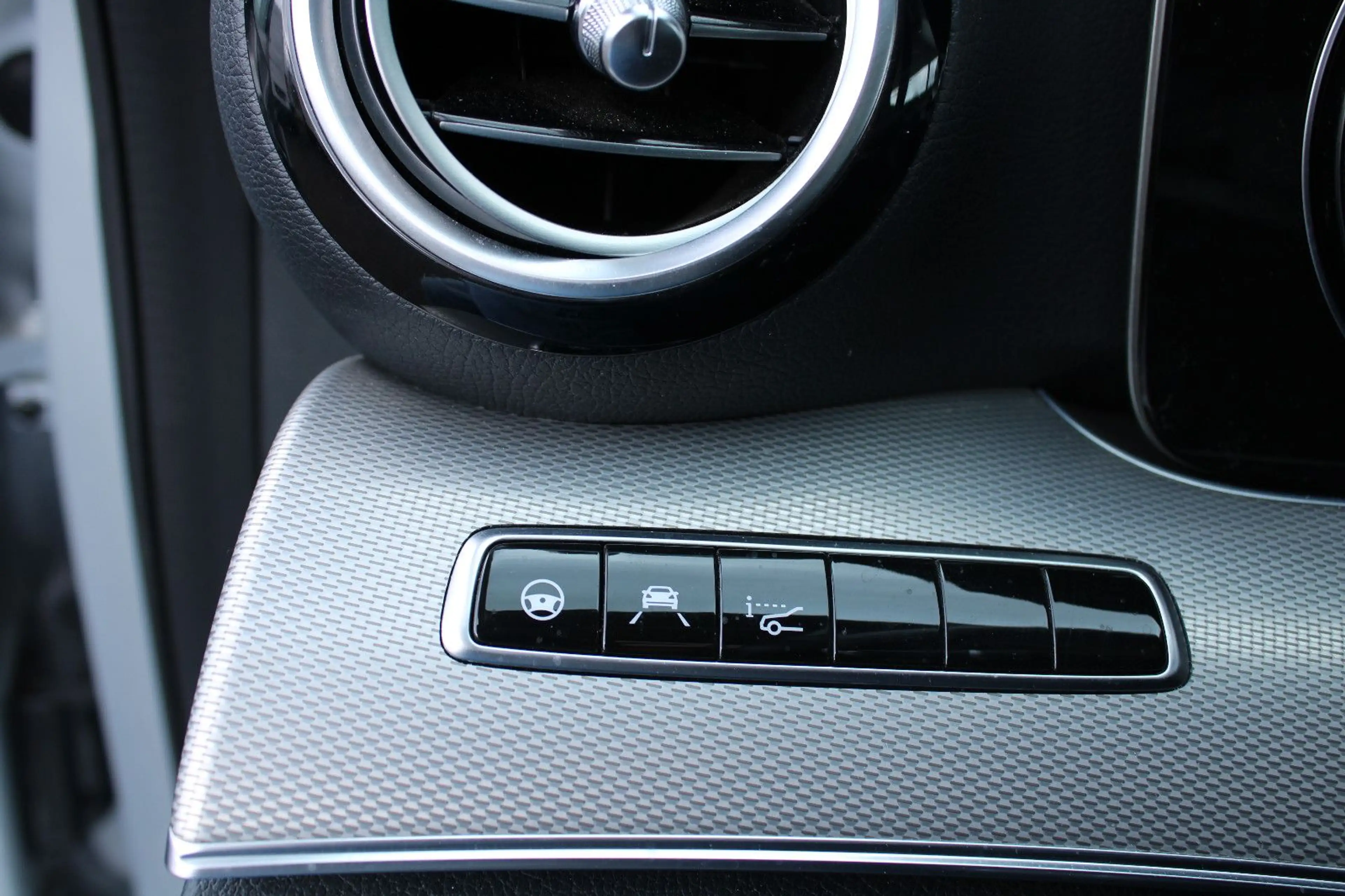 Mercedes-Benz E 350 d 4Matic,LED,20",Leder,Head-up,Panorama — photo 12