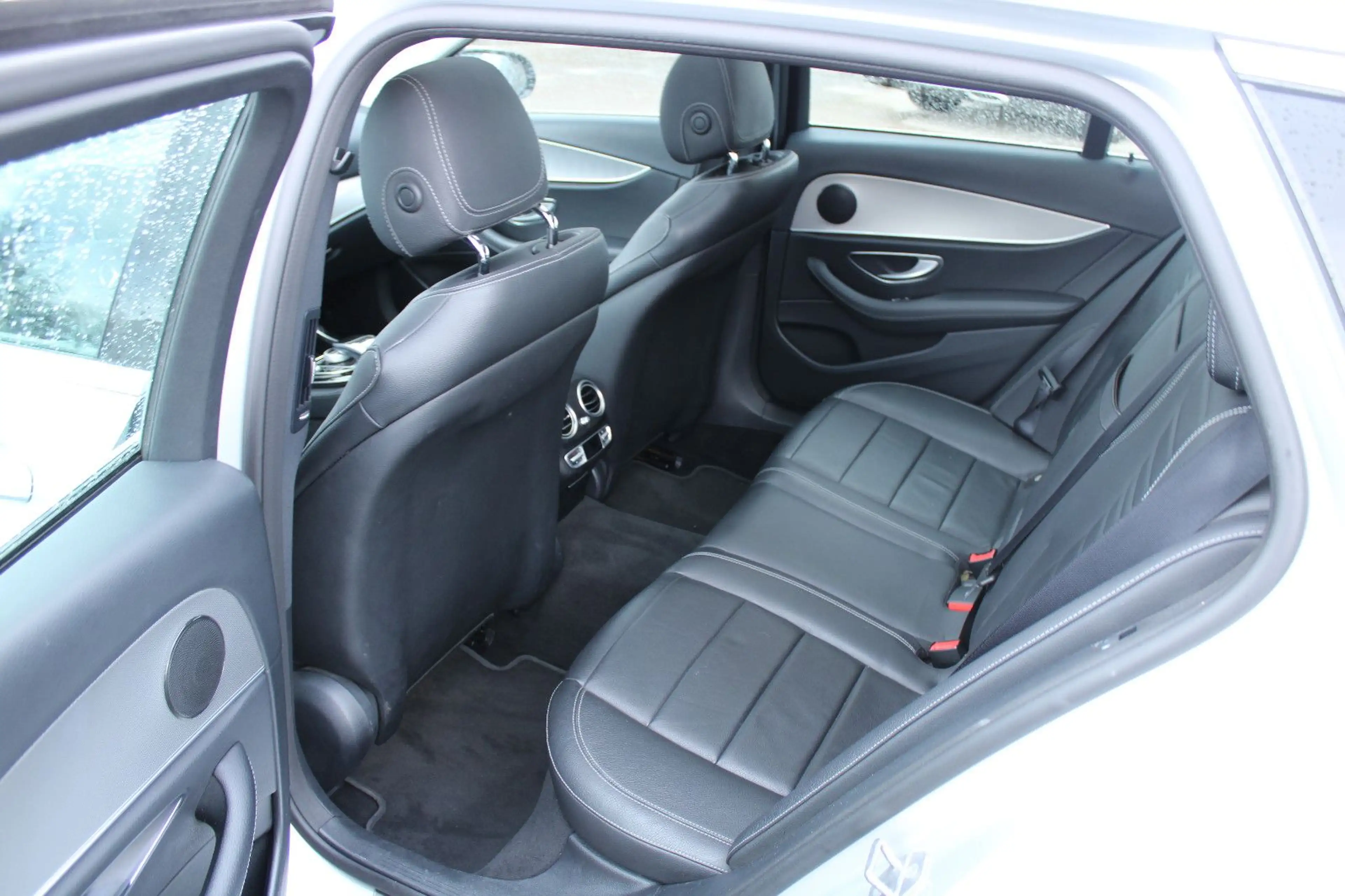 Mercedes-Benz E 350 d 4Matic,LED,20",Leder,Head-up,Panorama — photo 7