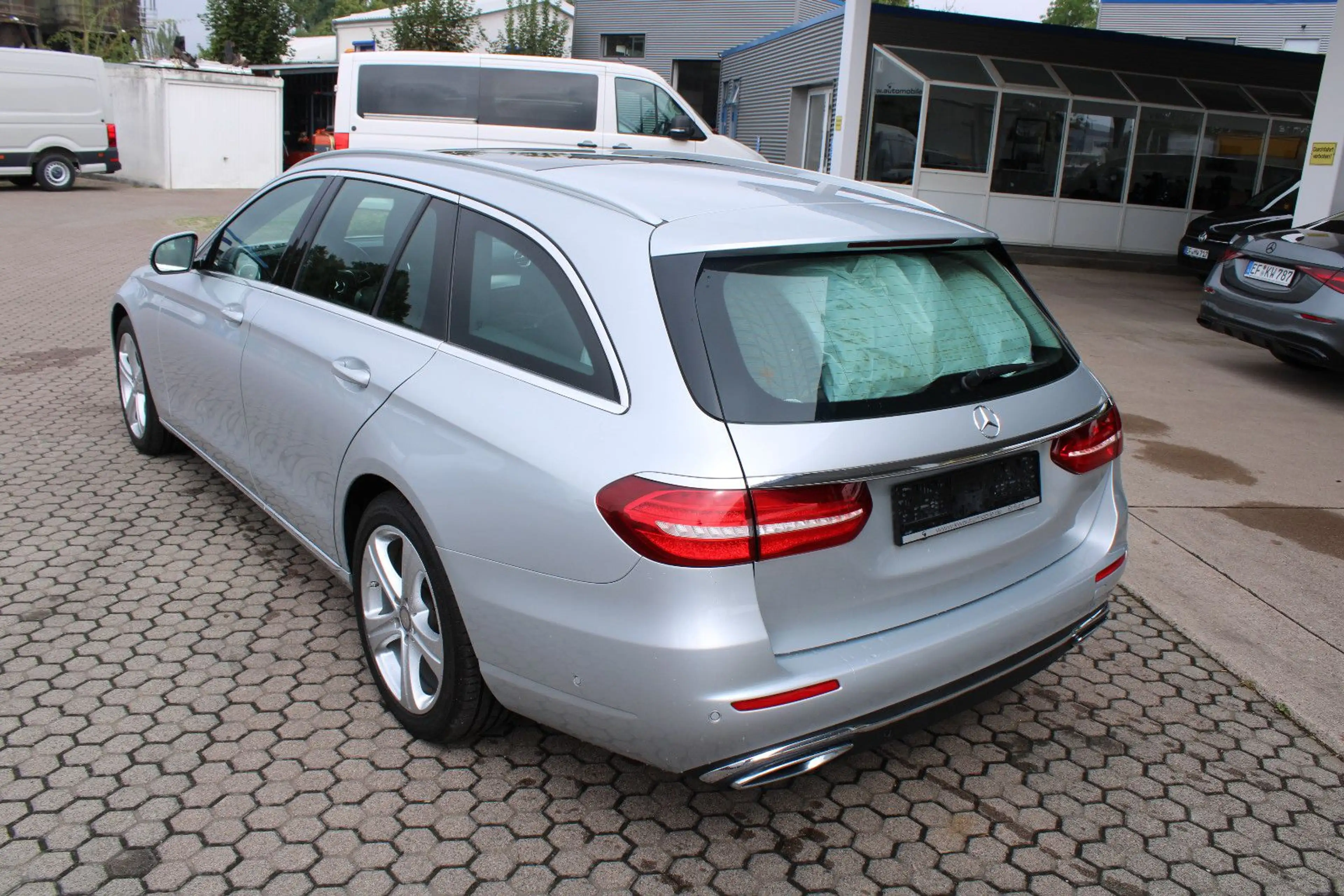 Mercedes-Benz E 350 d 4Matic,LED,20",Leder,Head-up,Panorama — photo 5