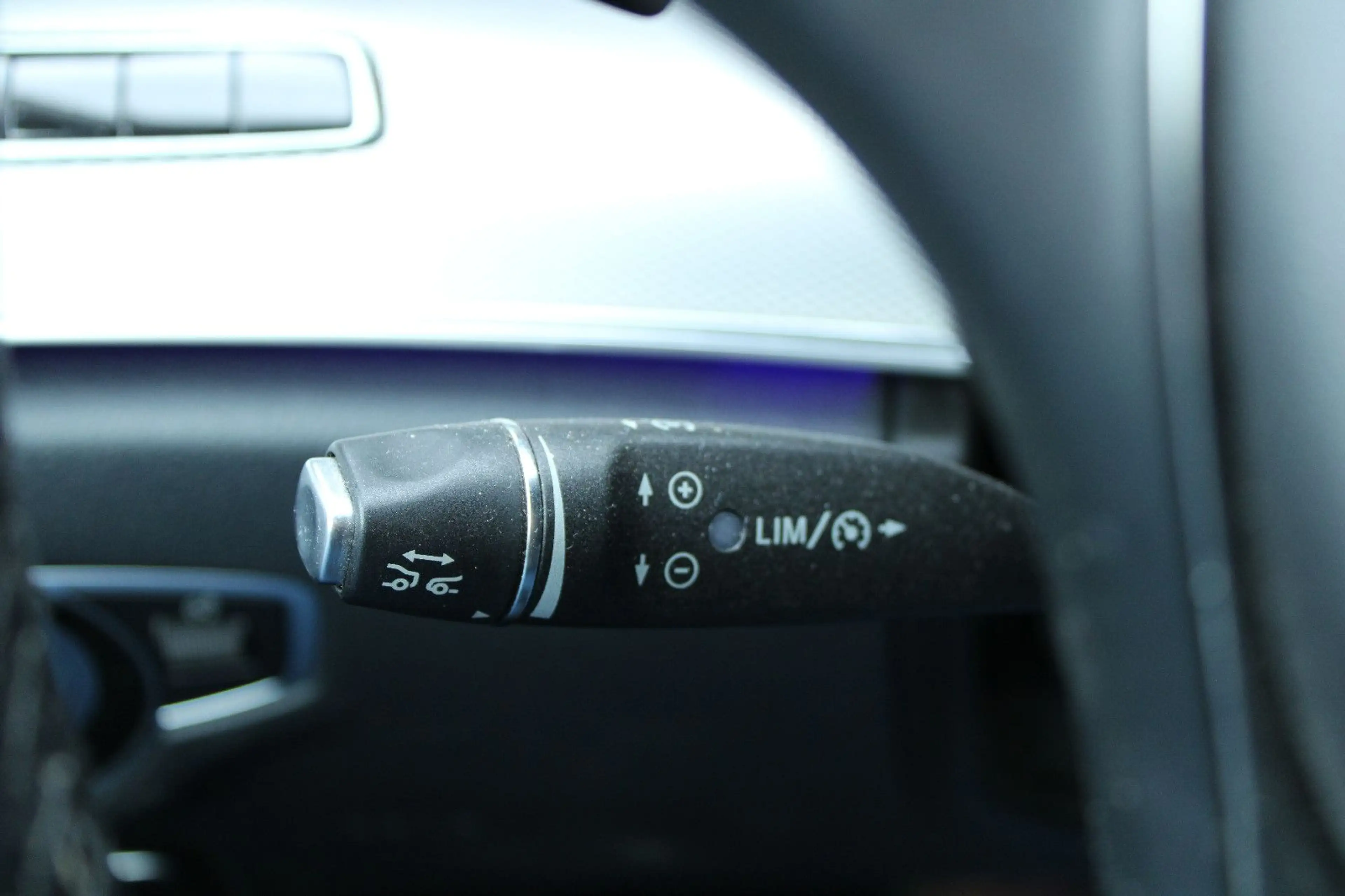 Mercedes-Benz E 350 d 4Matic,LED,20",Leder,Head-up,Panorama — photo 15