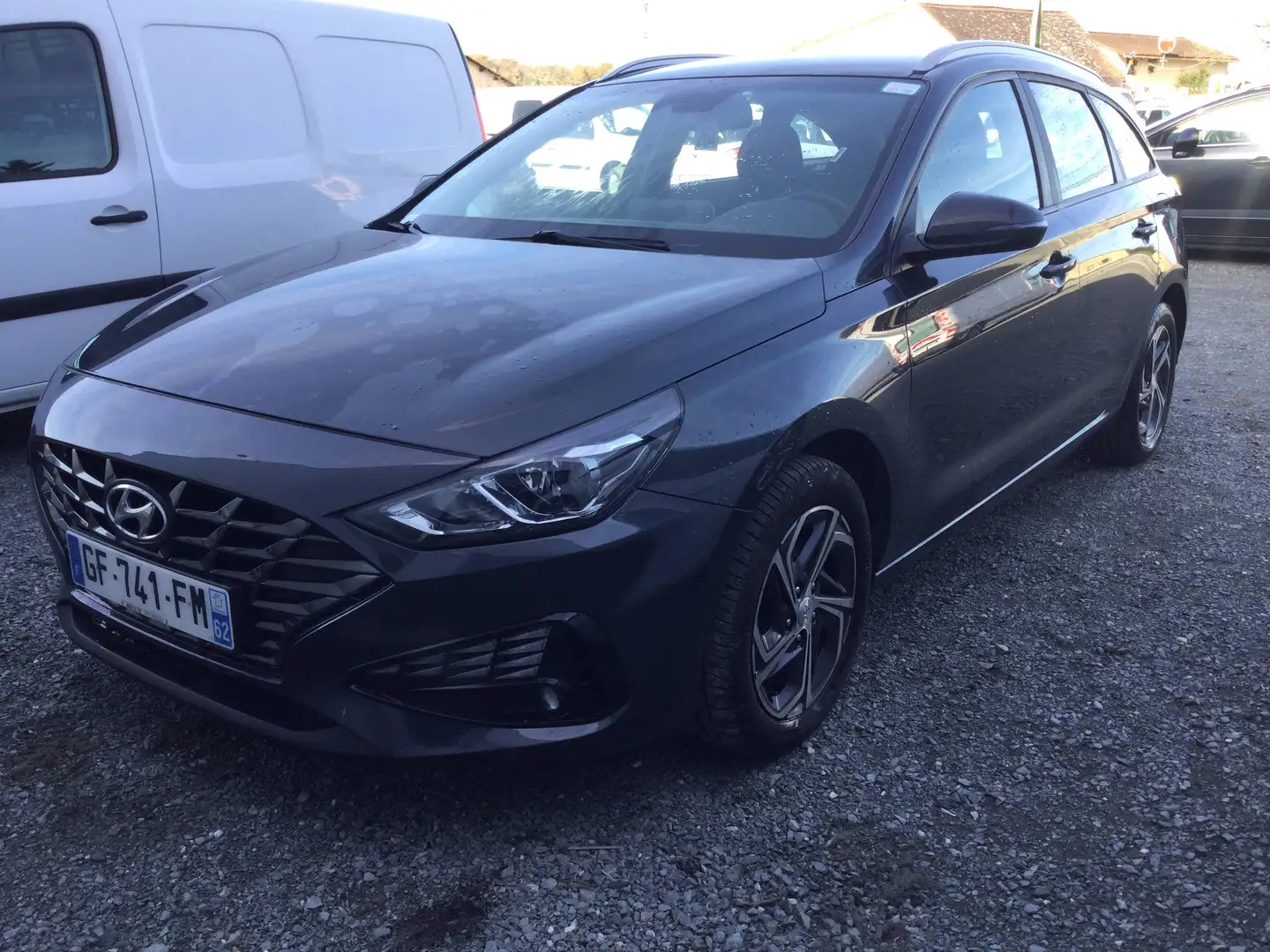 Hyundai i30 BREAK 1.6 CRDI 115 DCT-7 BUSINESS SW Gris - 2