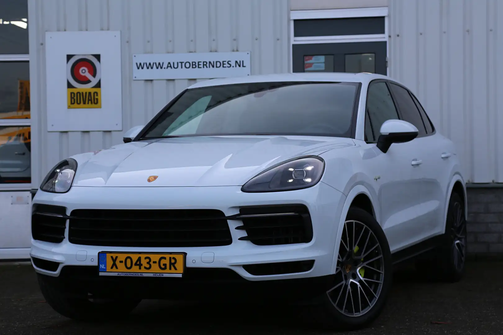 Porsche Cayenne 3.0 E-Hybrid 462PK Plug in*Perfect Onderh.*Luchtve Wit - 1
