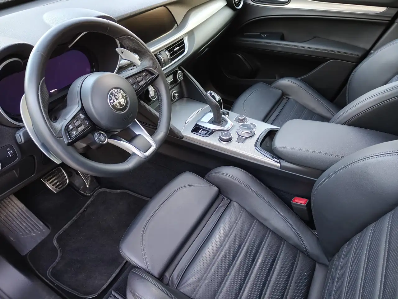 Alfa Romeo Stelvio 2023