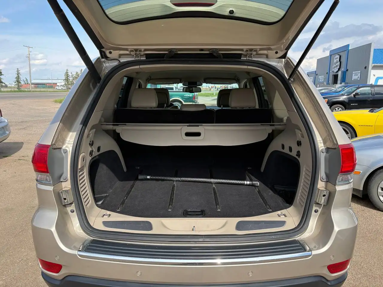 Jeep Grand Cherokee снимка Jeep Grand Cherokee