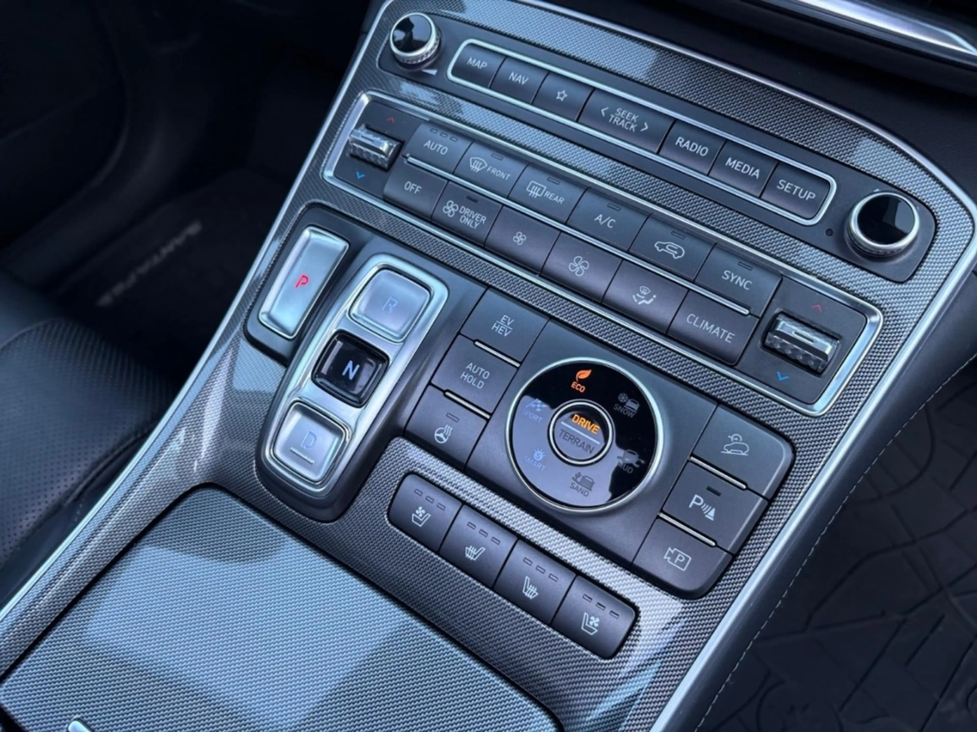 Hyundai SANTA FE Prime Plug-In Hybrid 4WD++VOLLLEDER!++ — photo 14