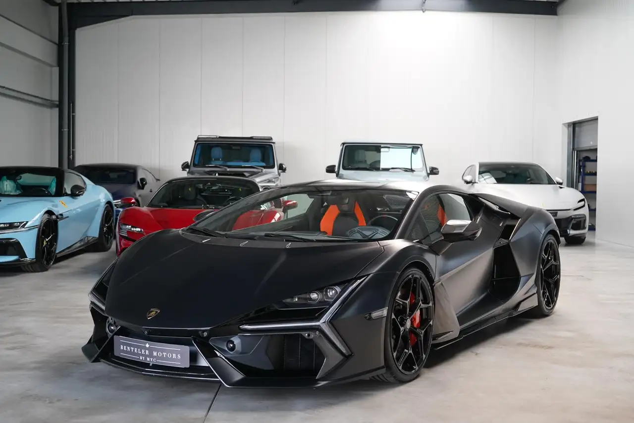 Lamborghini Revuelto