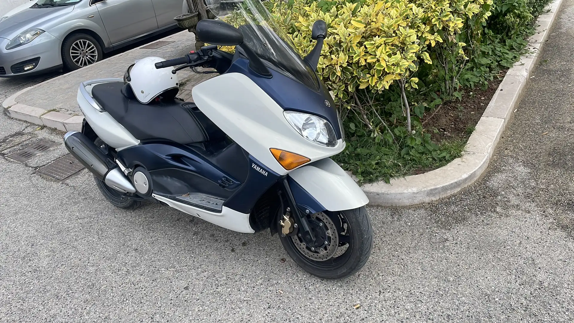Yamaha TMAX 500 - 2