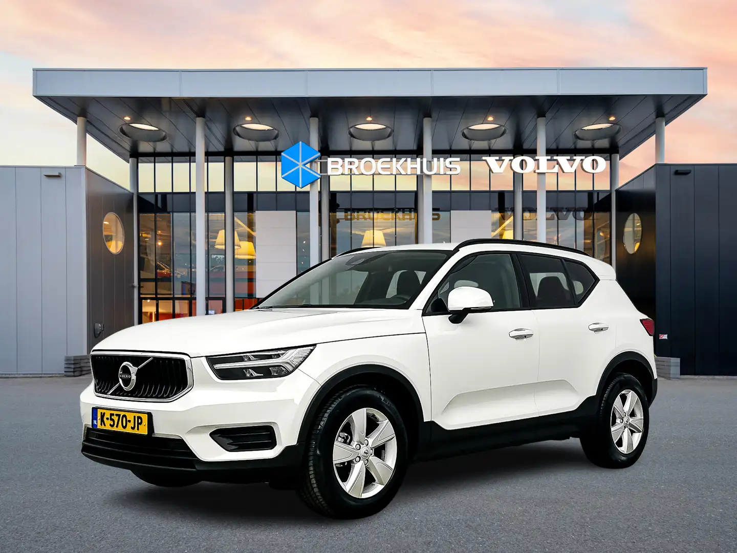 Volvo XC40 T2 Momentum Core | 17' | Leder / Nubuck bekleding Wit - 1