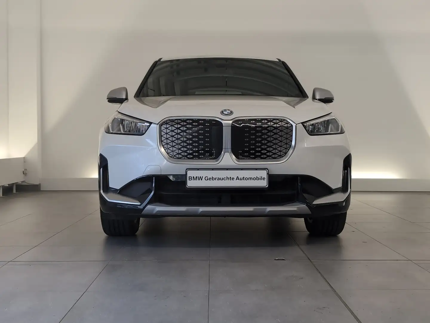BMW iX1 xDrive30 xLine DAB/PDC/SHZ DAB/SHZ/PDC Weiß - 2