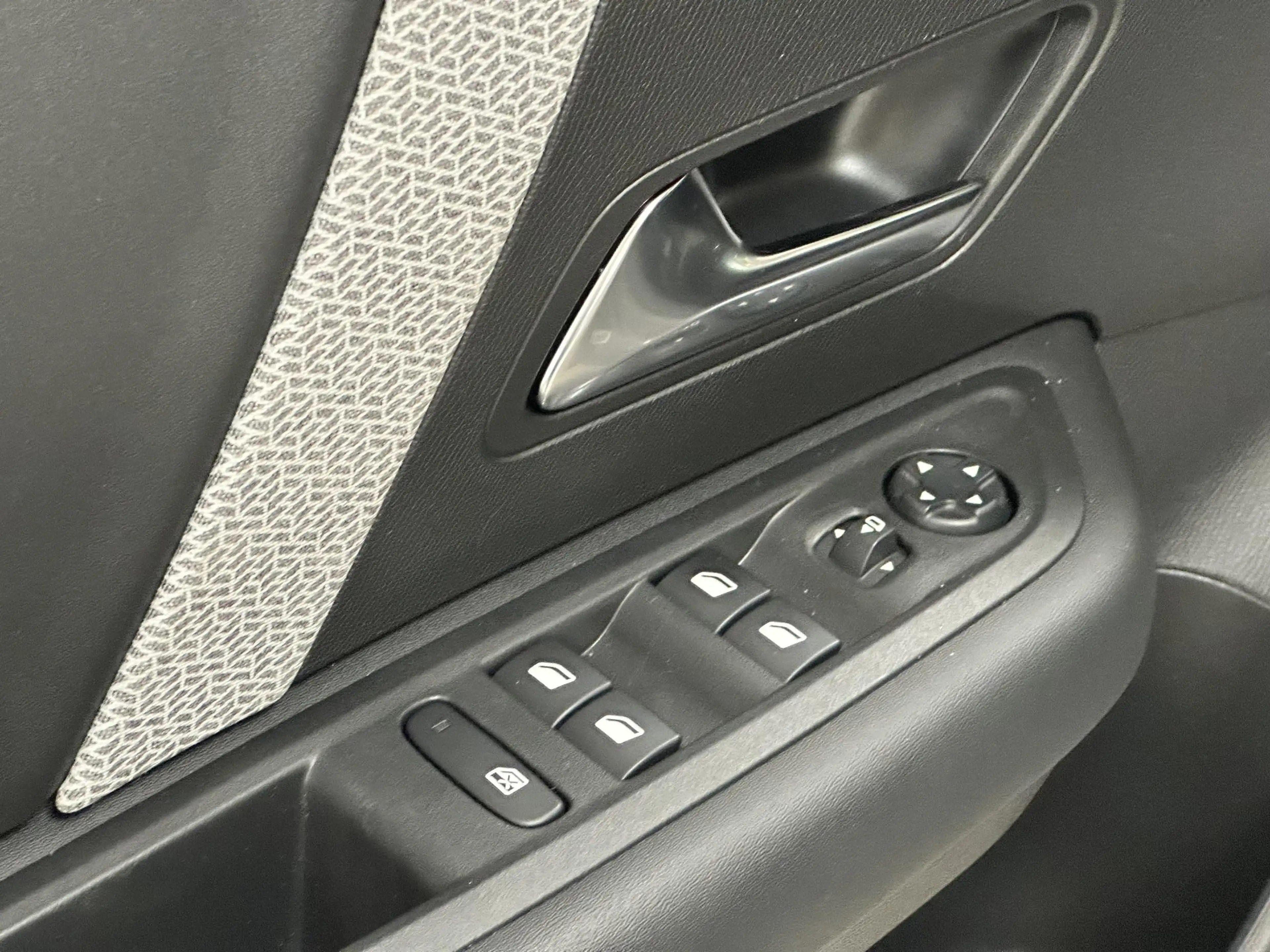Citroen C4 X 1.2 Puretech Feel Pack 360 CAMERA | ADAPTIVE CRUIS — photo 23