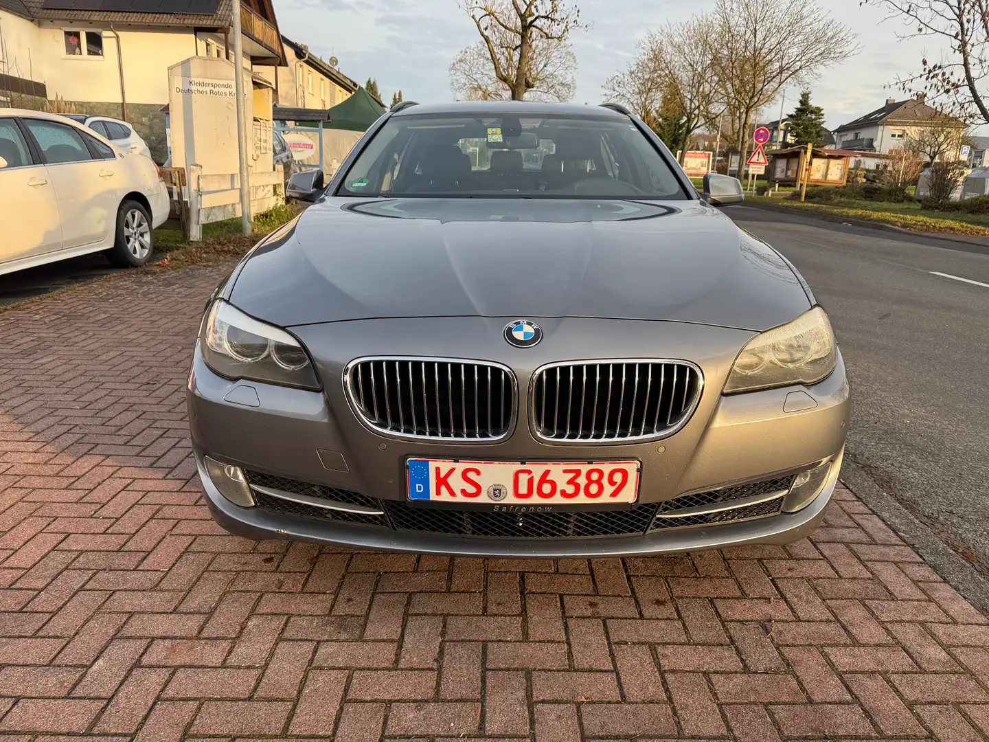 BMW 528 i Touring 3.0 6 Zylinder Xenon Serviceheft Gris - 2