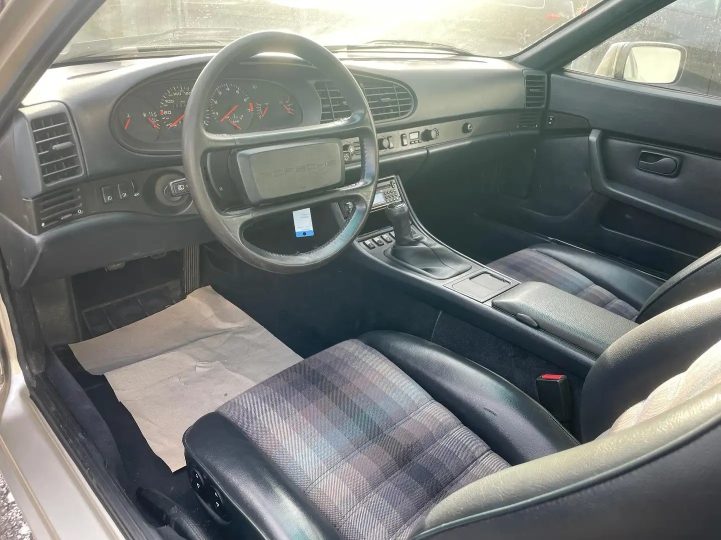 Porsche 944 944 Turbo Gümüş rengi - 1