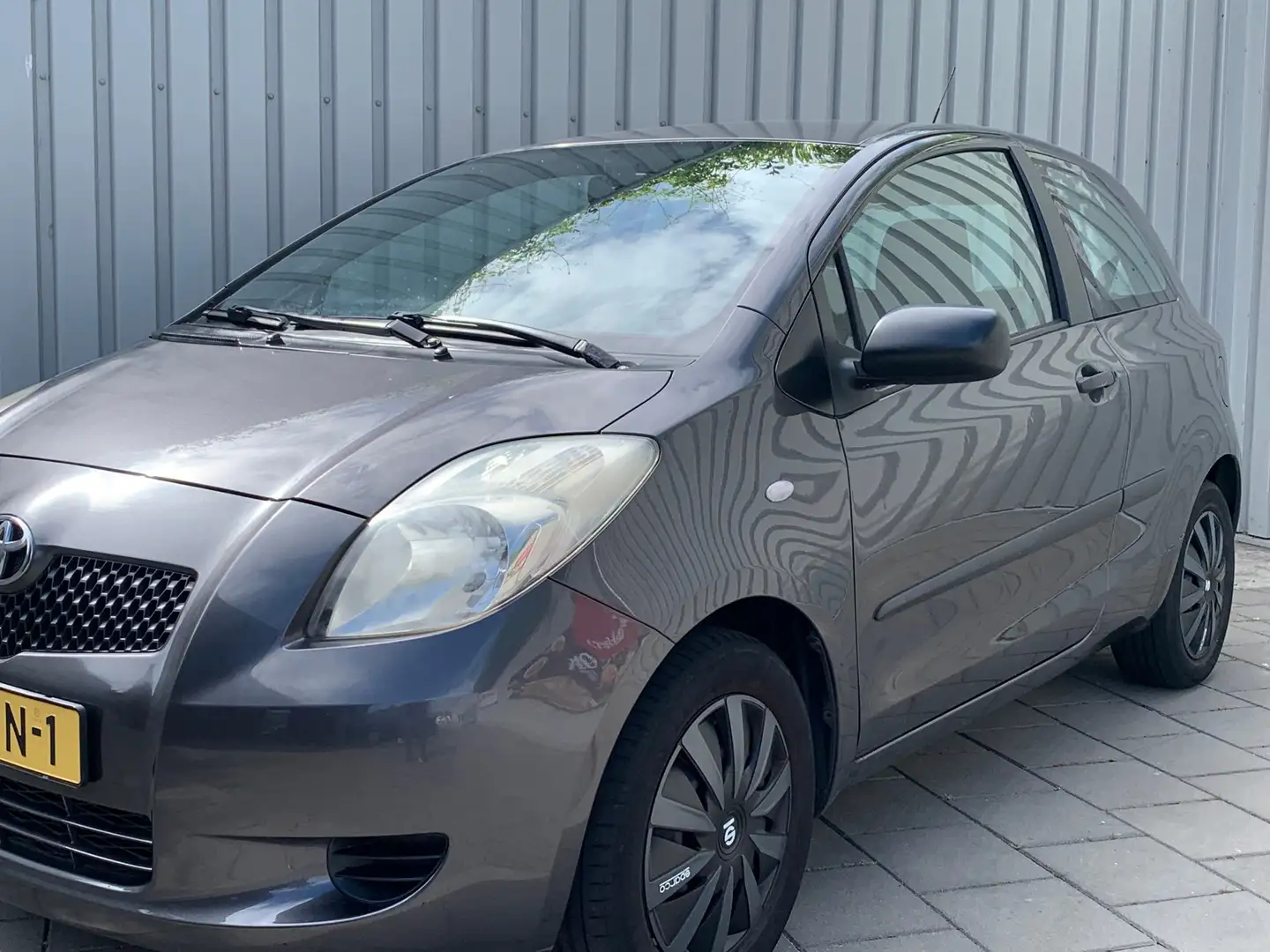 Toyota Yaris 1.3 VVTi Terra|Airco| Grijs - 2