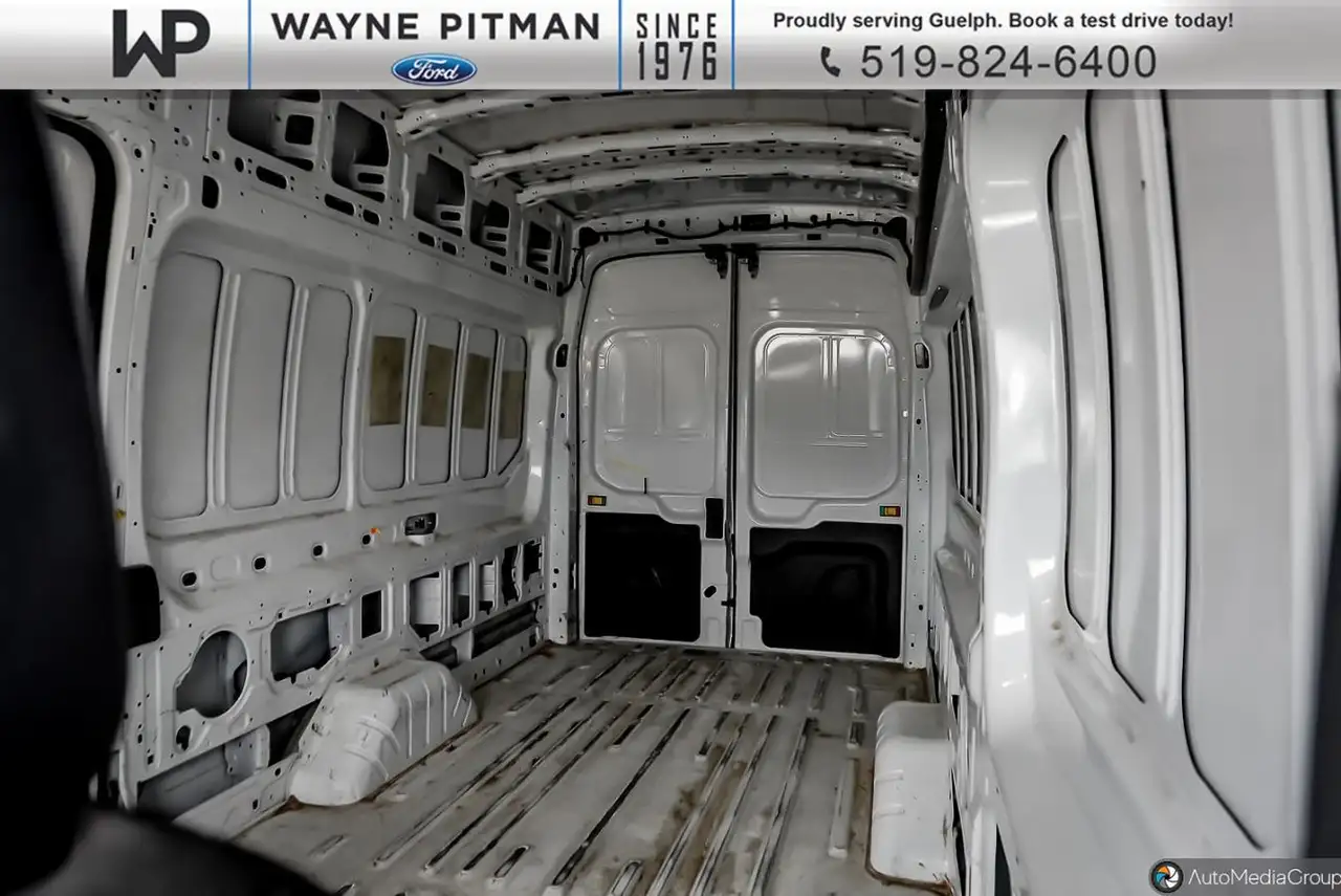 Ford Transit Cargo Van снимка Ford Transit Cargo Van