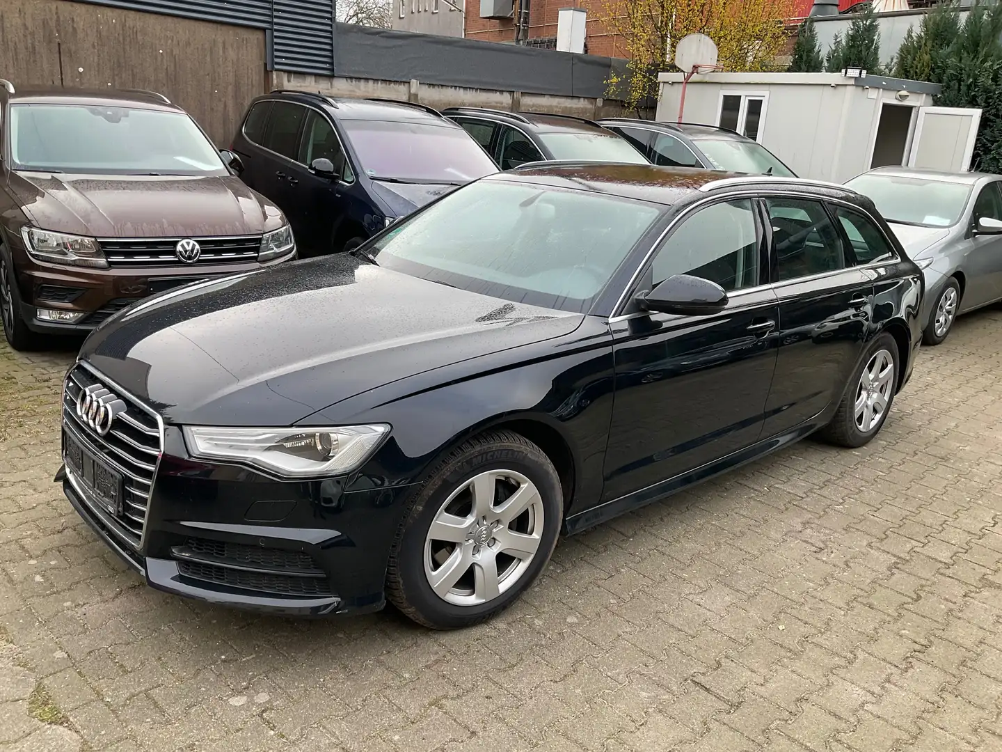 Audi A6 1,8, TFSI,DSG,NAVI,XENON,PDC,AHK,MwSt,2xALU Noir - 1