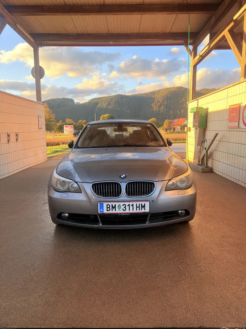 BMW 545 545i E60 - 1