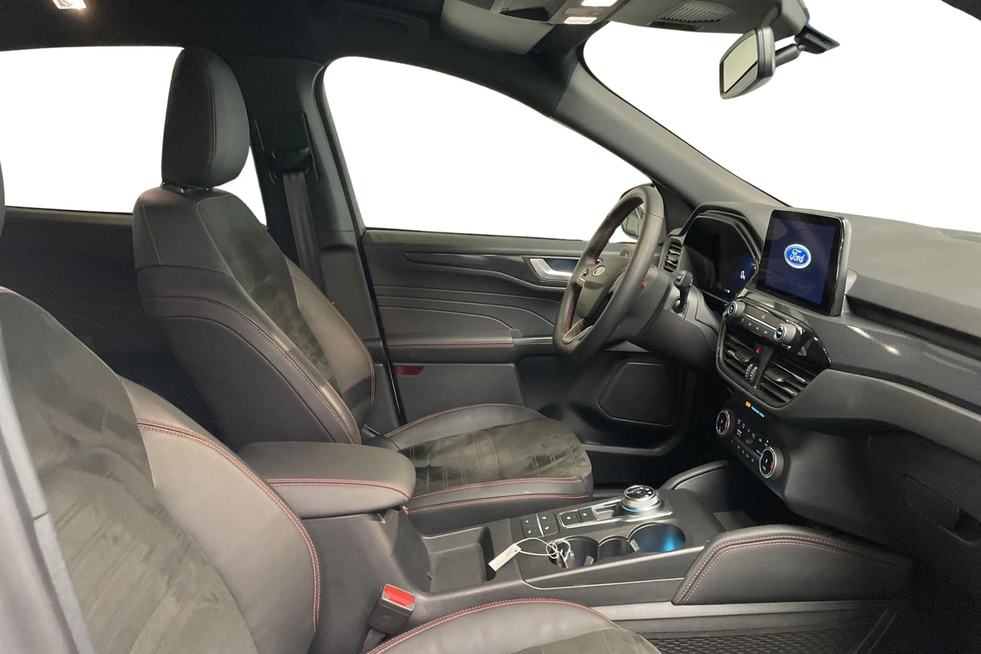 Ford Kuga 2.5i PHEV Aut. 165kW ST-Line X — photo 6