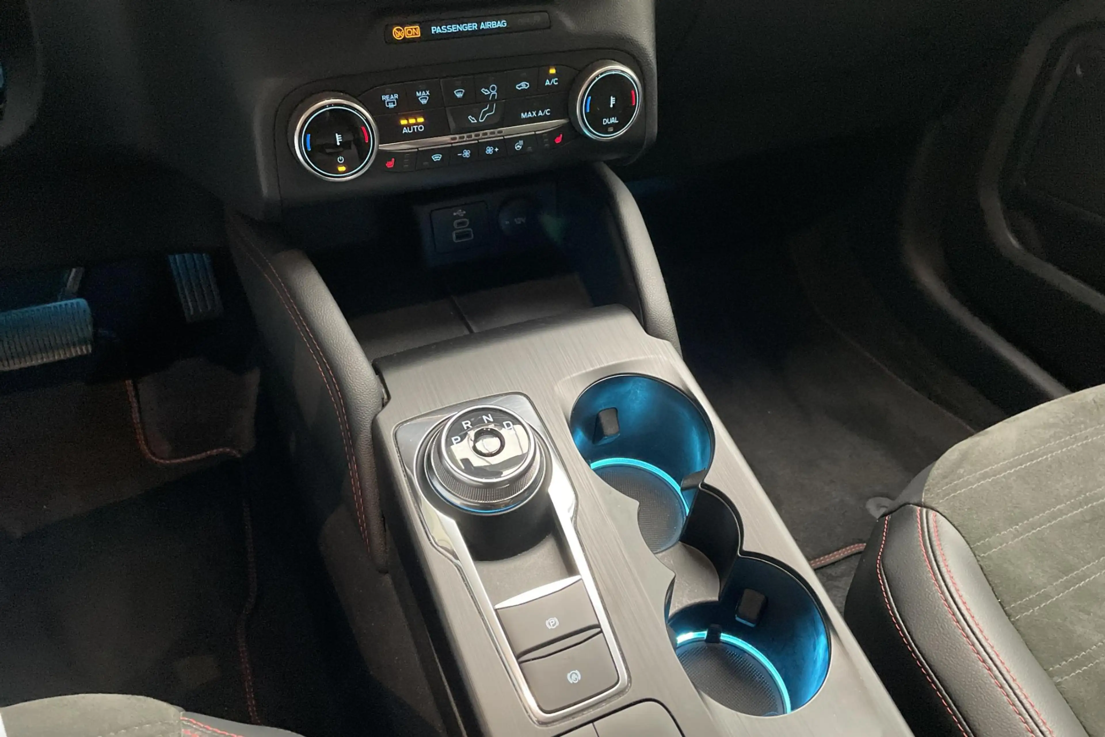 Ford Kuga 2.5i PHEV Aut. 165kW ST-Line X — photo 15