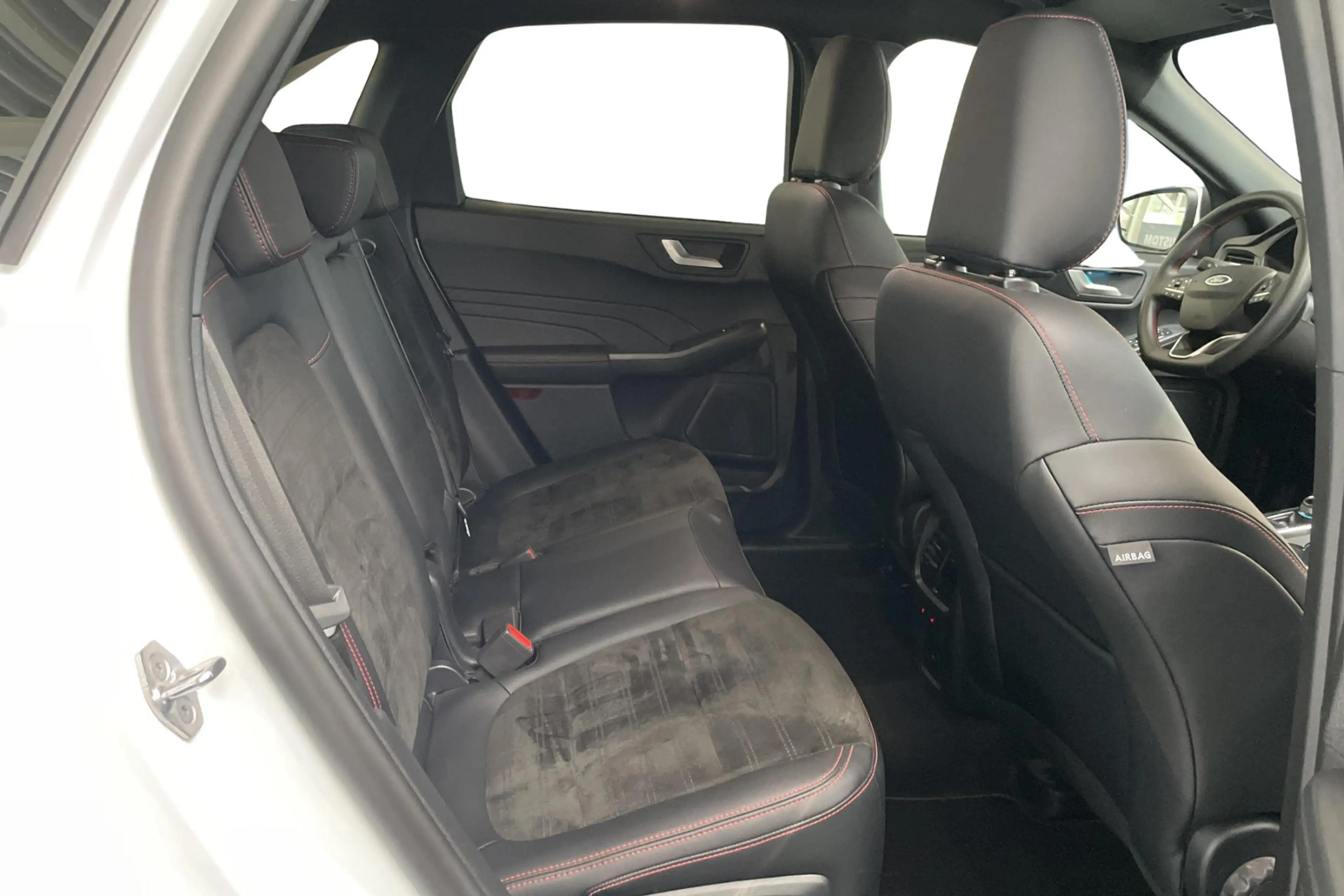 Ford Kuga 2.5i PHEV Aut. 165kW ST-Line X — photo 7