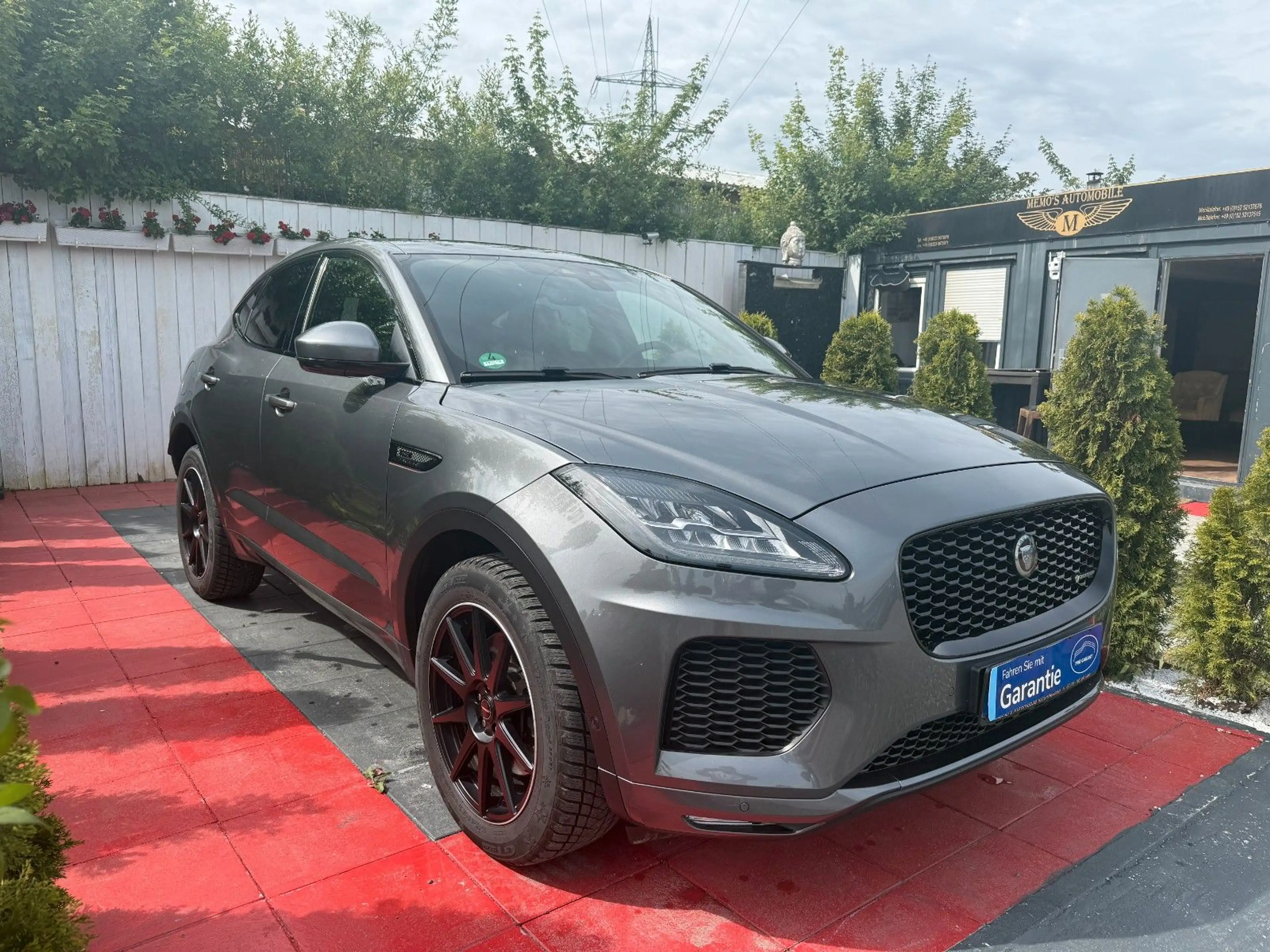 Jaguar E-Pace E-PACE R-Dynamic SE AWD — photo 2