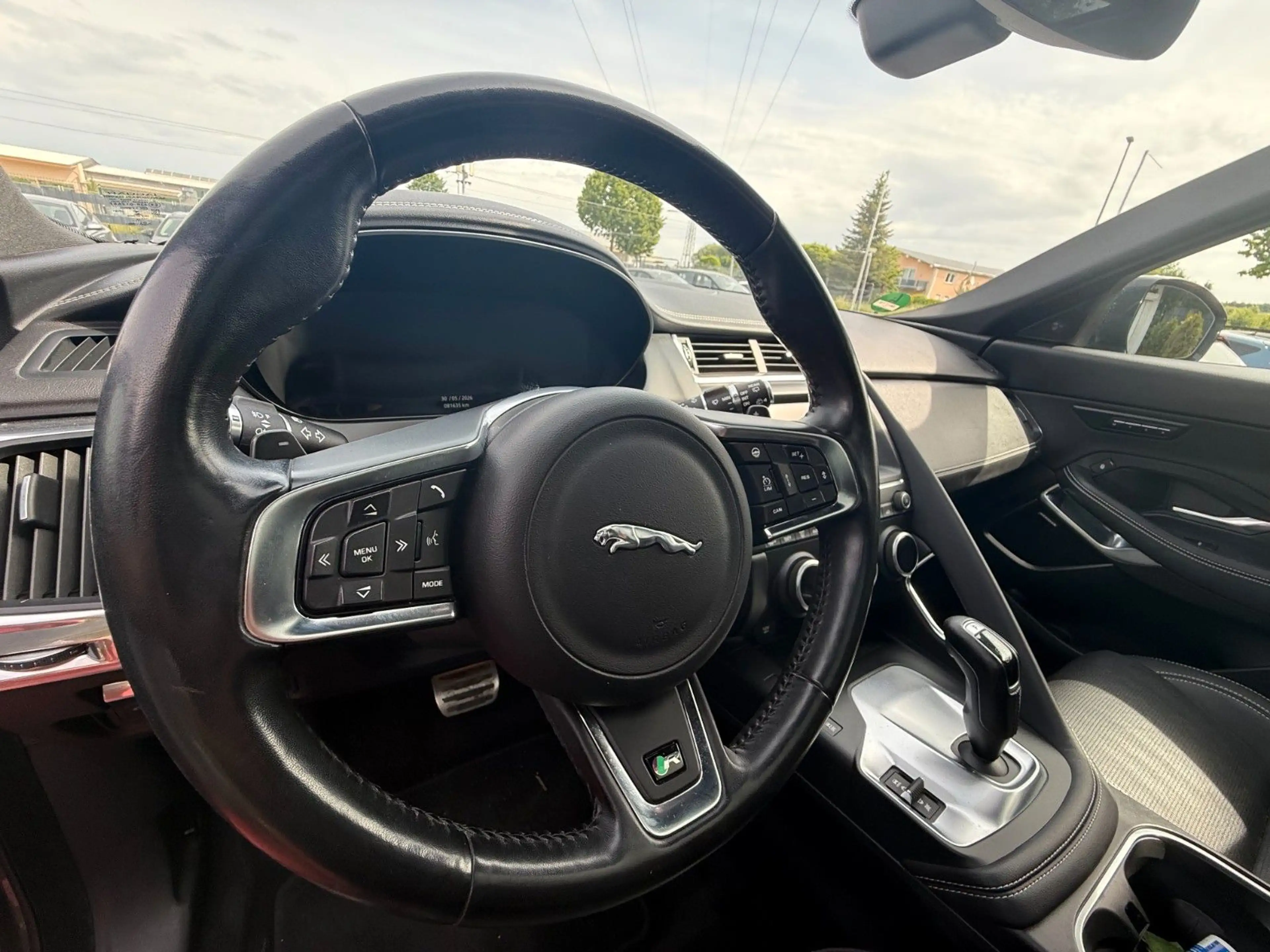 Jaguar E-Pace E-PACE R-Dynamic SE AWD — photo 12