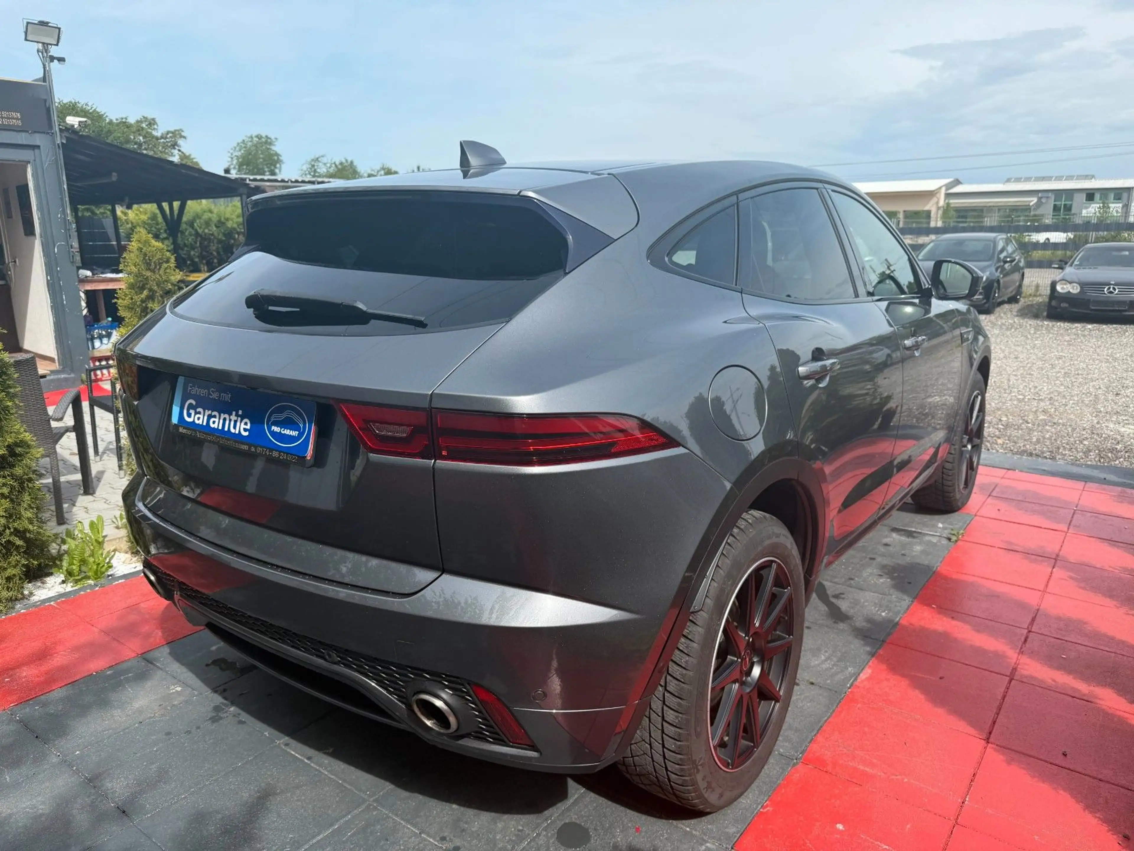 Jaguar E-Pace E-PACE R-Dynamic SE AWD — photo 7