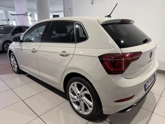 Volkswagen Polo view 3