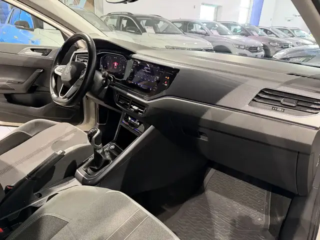 Volkswagen Polo view 10