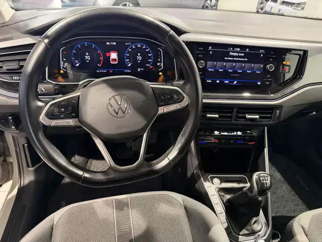 Volkswagen Polo view 11