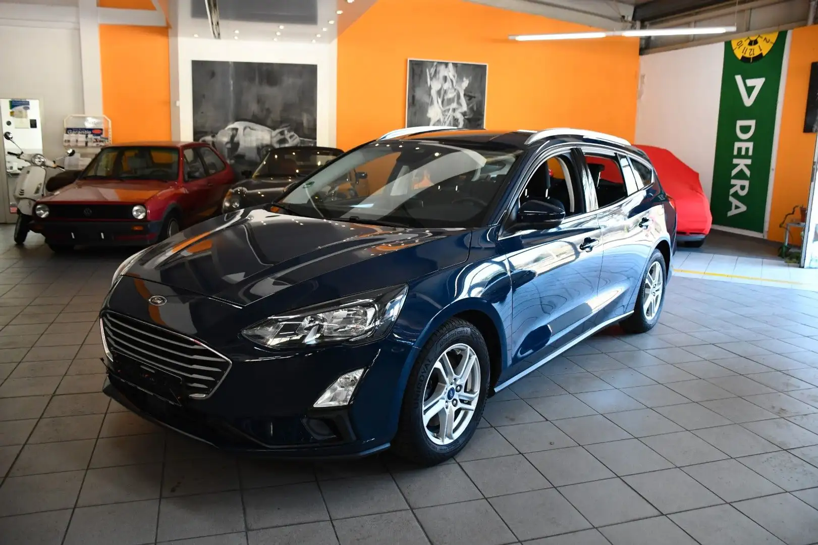 Ford Focus Turnier Cool & Connect NAVI PDC Kamera Bleu - 1