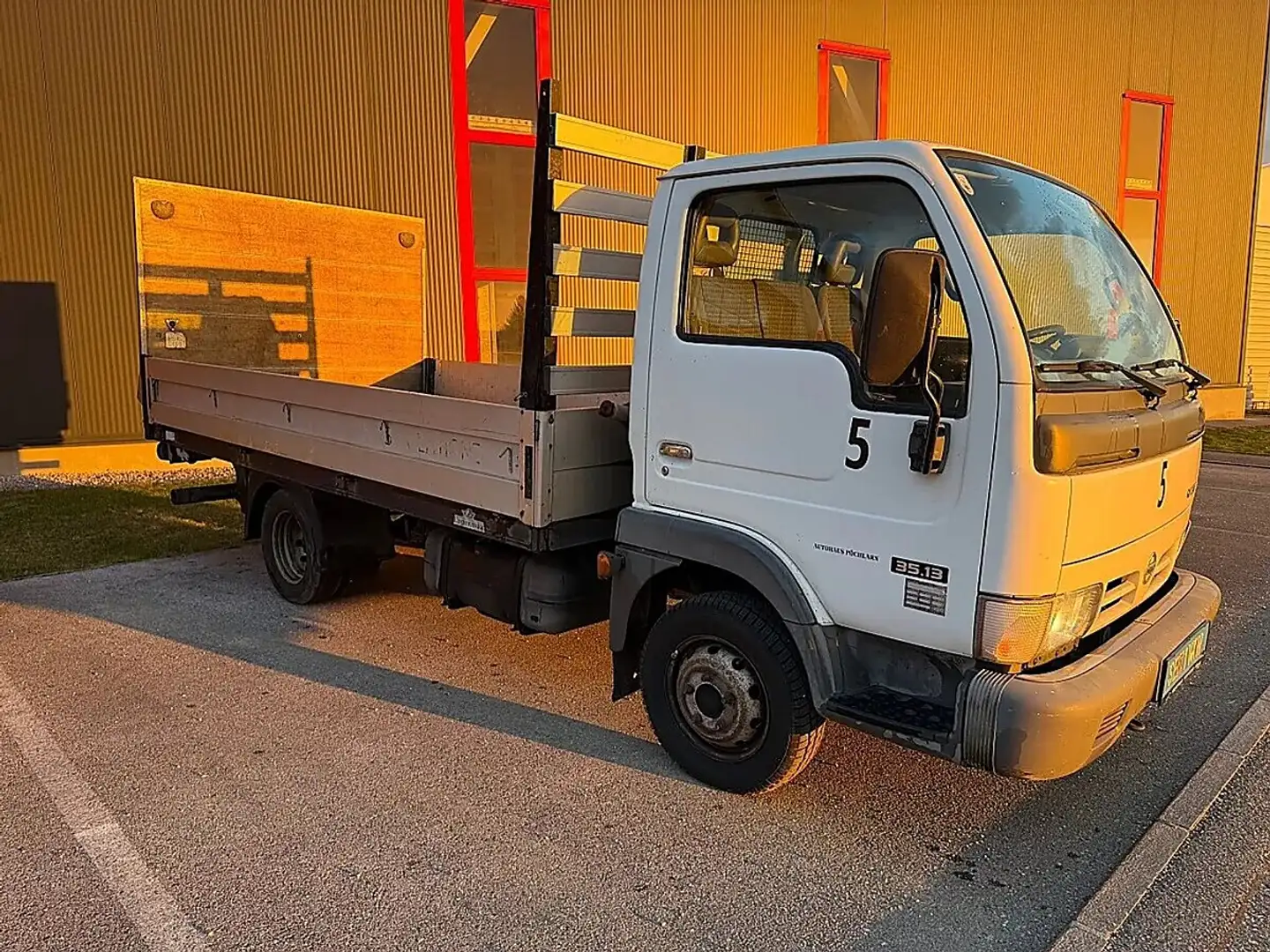 Nissan Cabstar Cabstar 35,13. 3,0 TD Weiß - 2