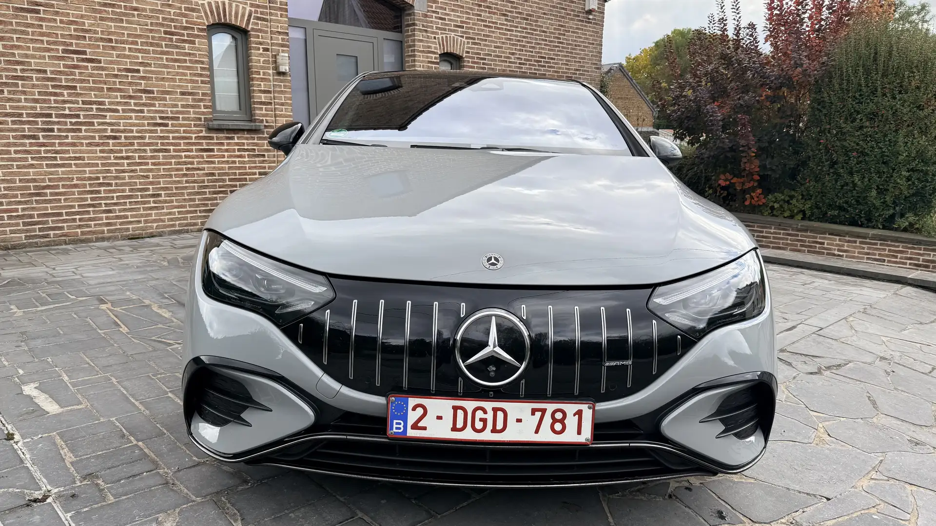 Mercedes-Benz EQE 350 89 kWh AMG Line Gris - 2