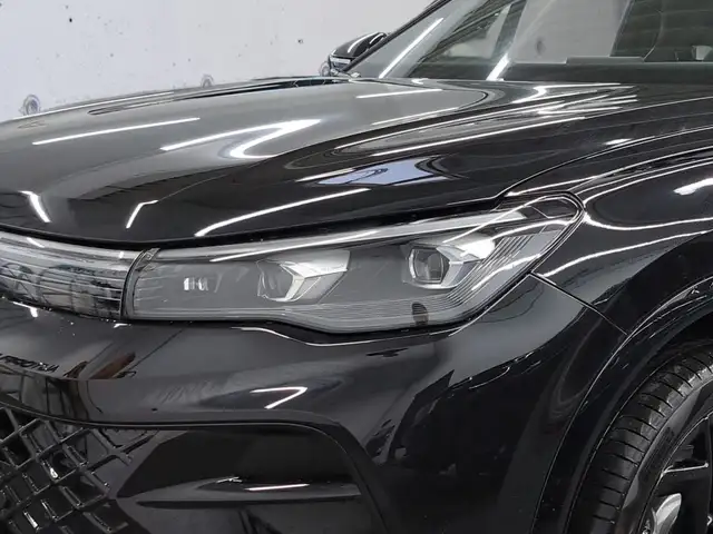 Volkswagen Tiguan view 5