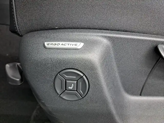 Volkswagen Tiguan view 11